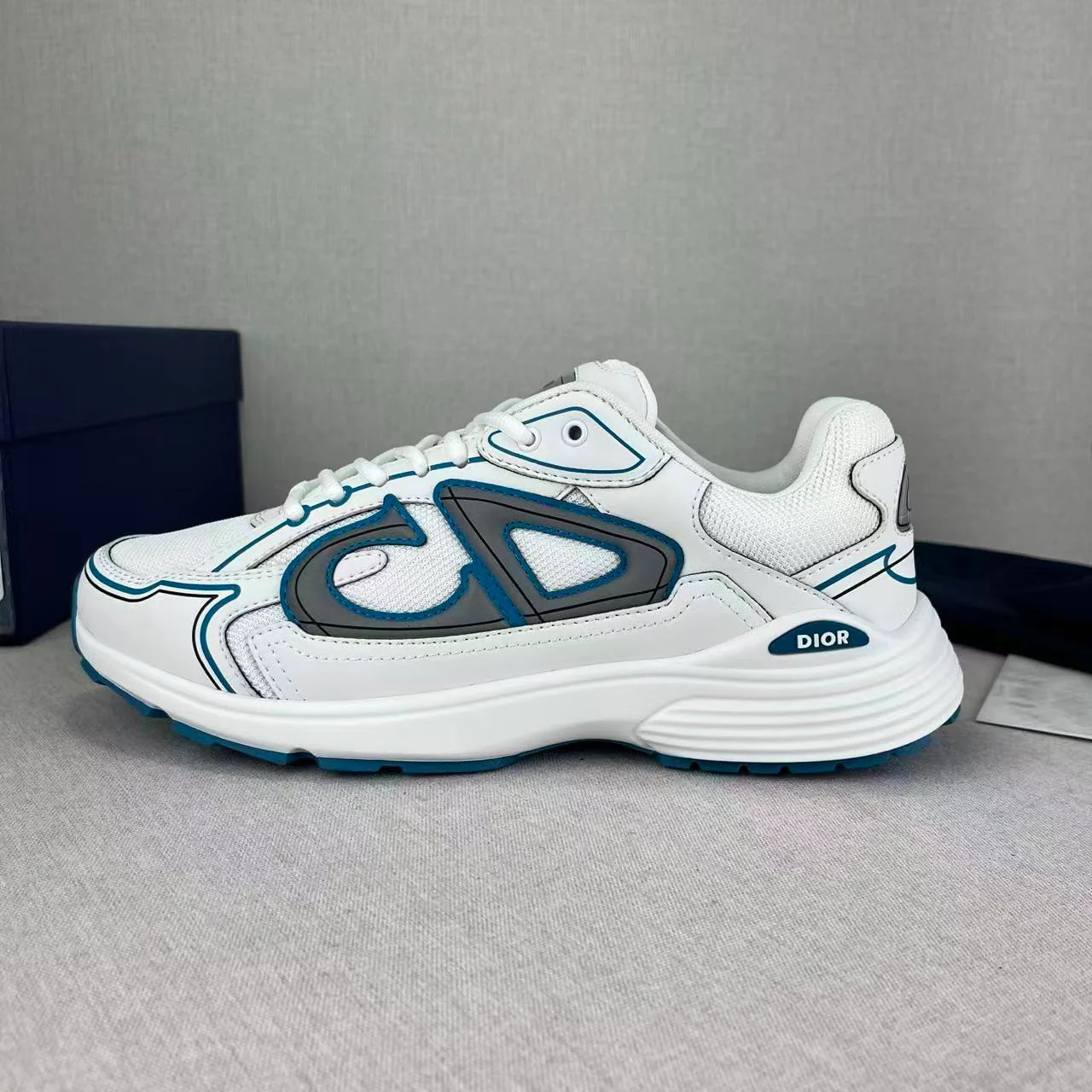 B30 White and Light Blue Mesh - Image 7