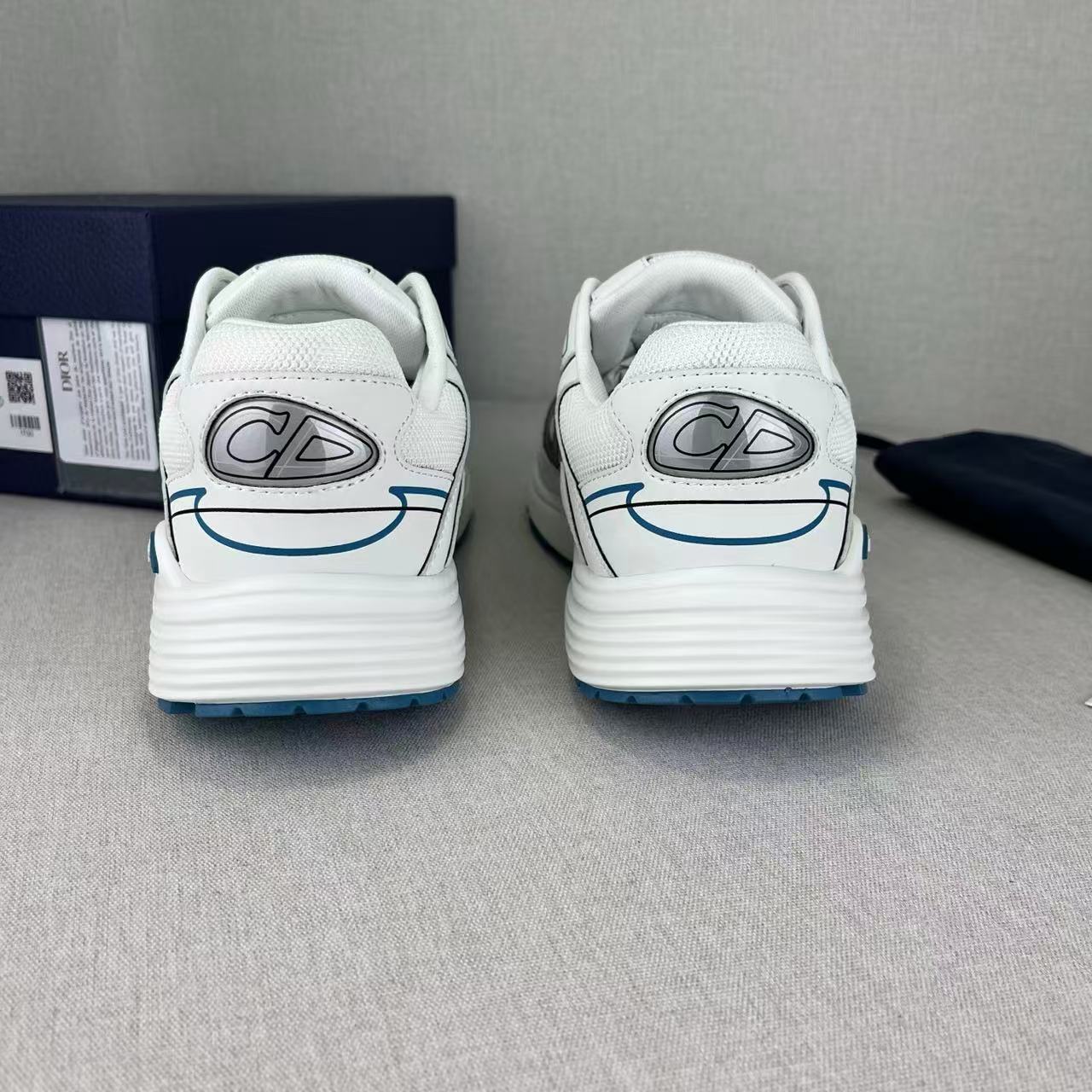 B30 White and Light Blue Mesh - Image 8