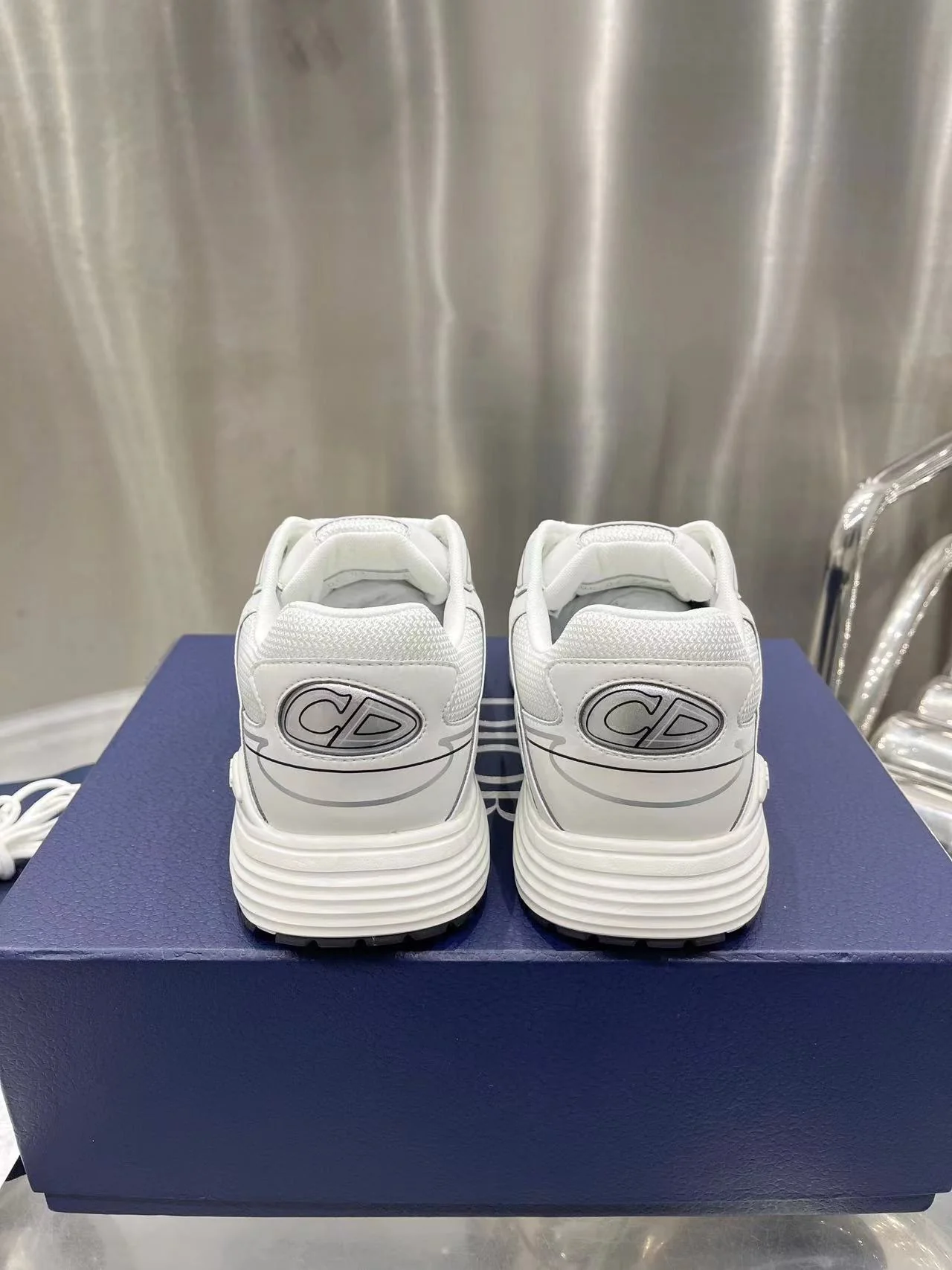 B30 White Mesh - Image 5