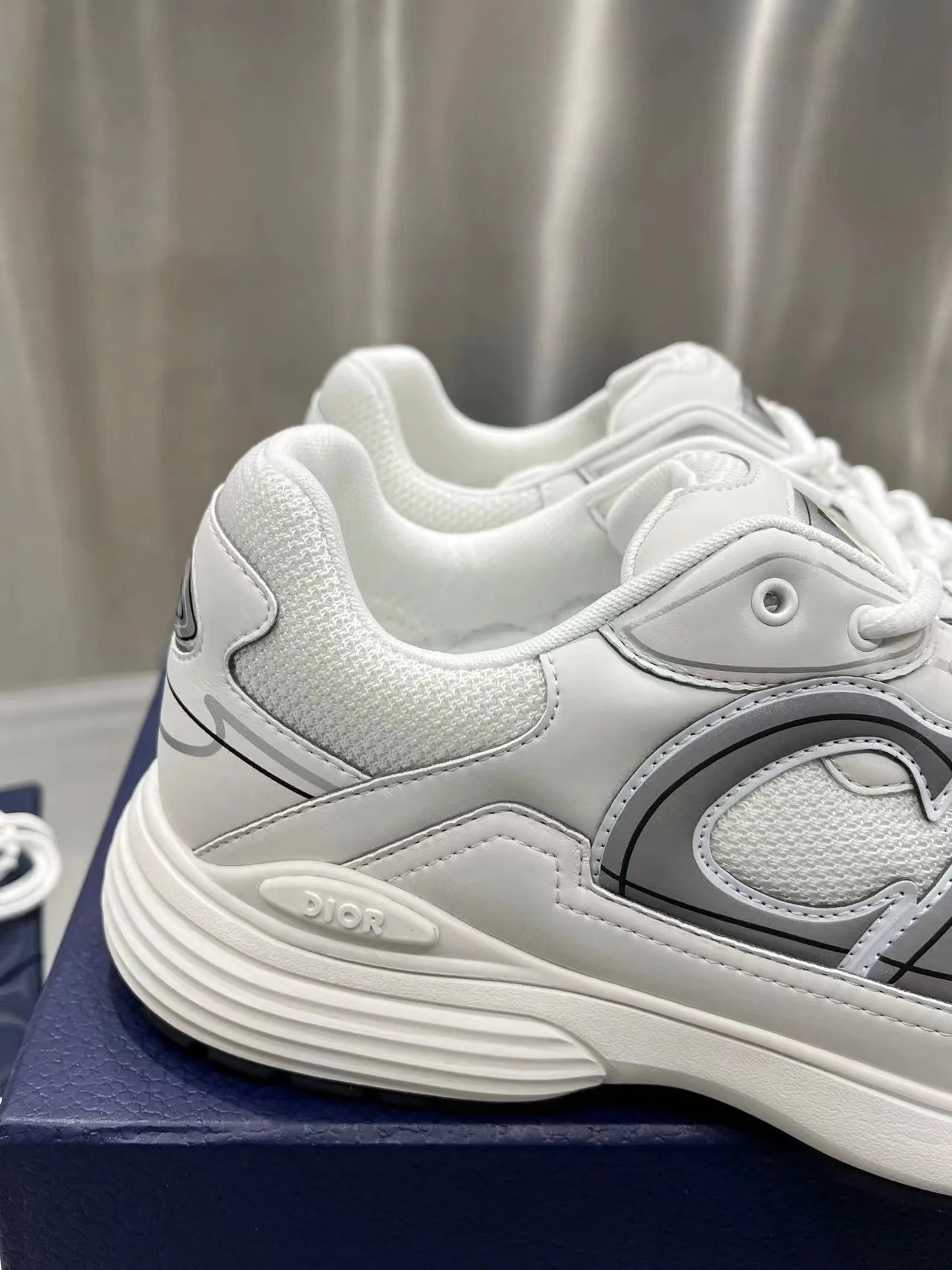 B30 White Mesh - Image 7