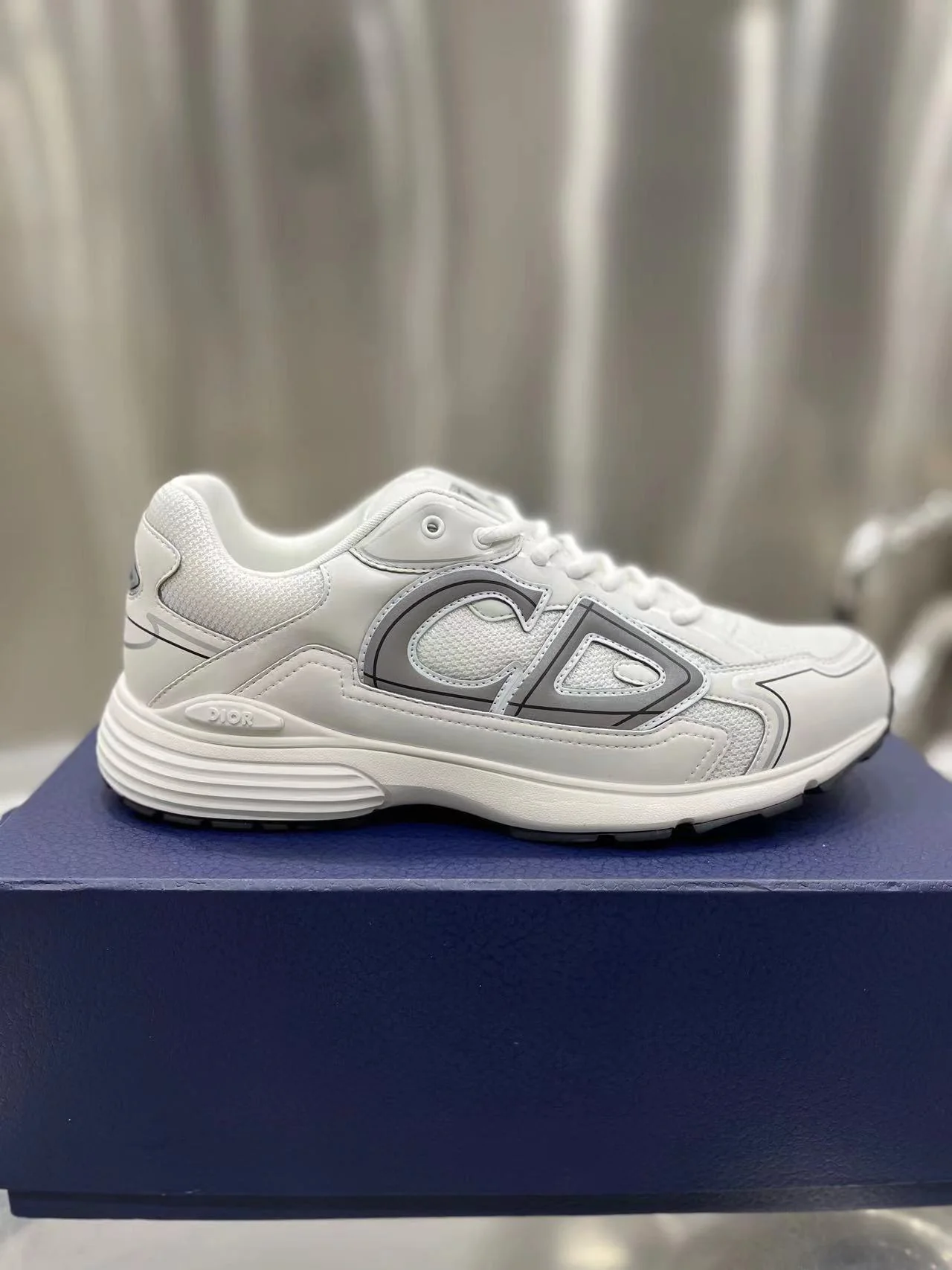 B30 White Mesh - Image 8