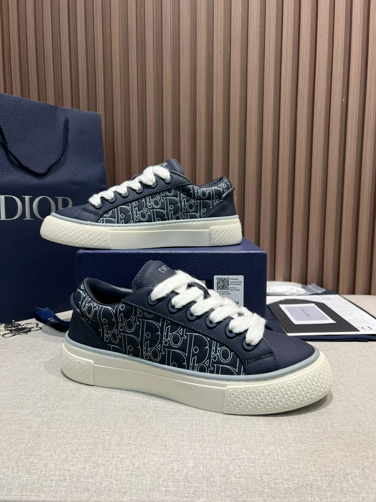 B33 Spin Sneaker Navy - Image 3
