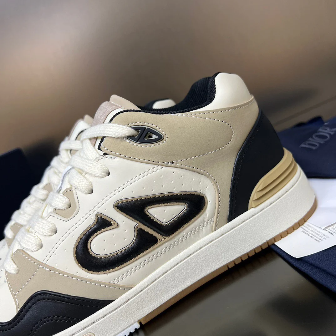 B57 Mid-Top Black and Cream - Image 7