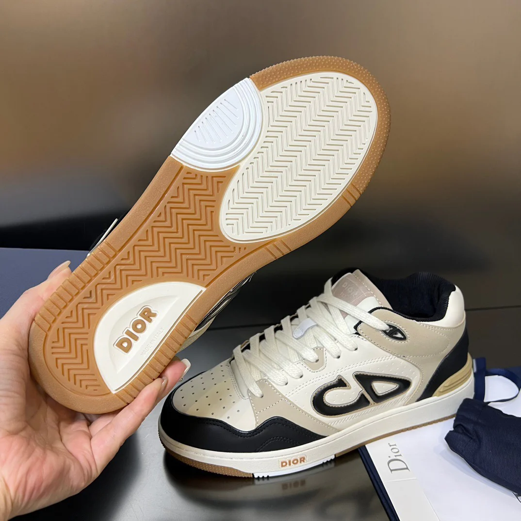 B57 Mid-Top Black and Cream - Image 9