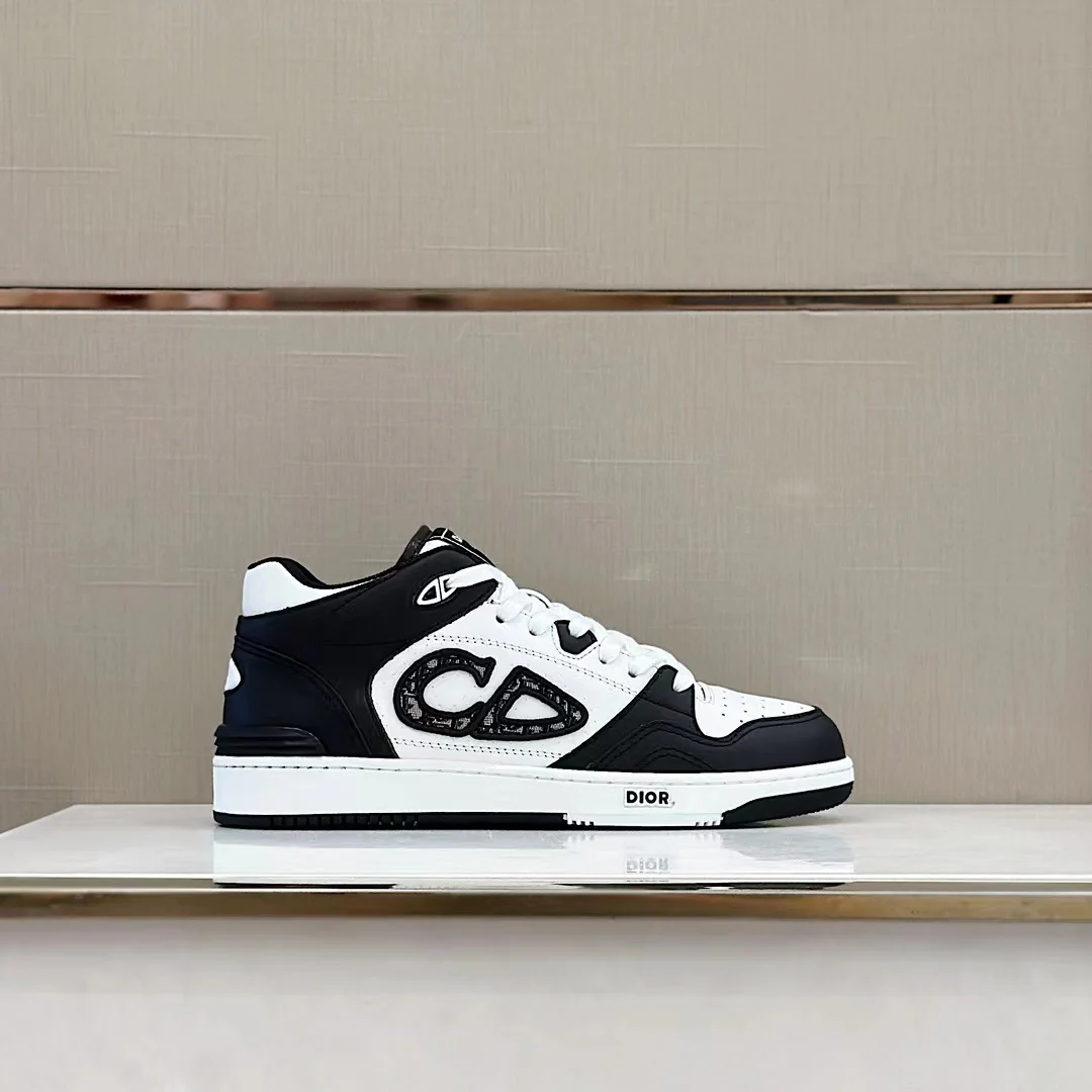 B57 Mid-Top Black Oblique - Image 3