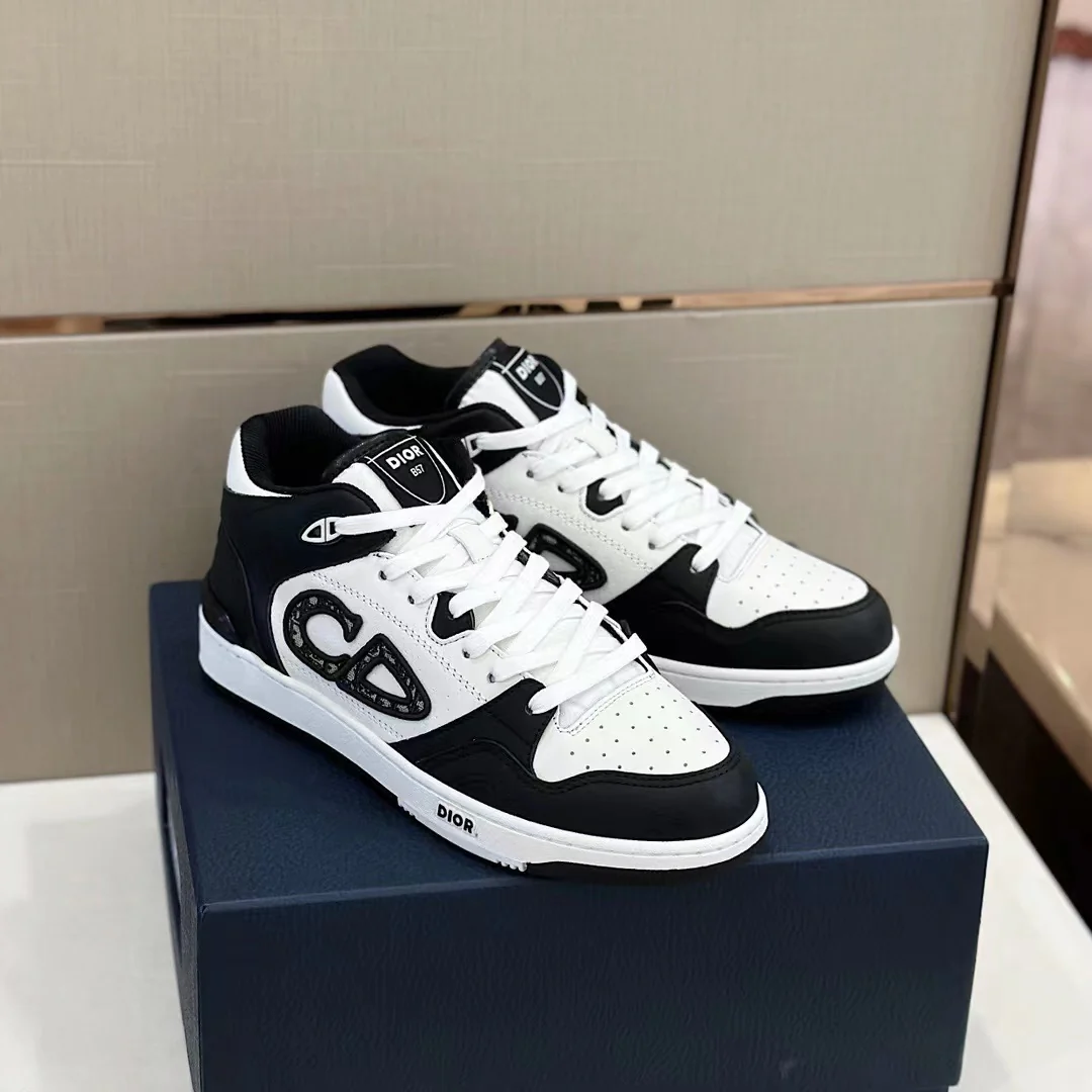 B57 Mid-Top Black Oblique - Image 4