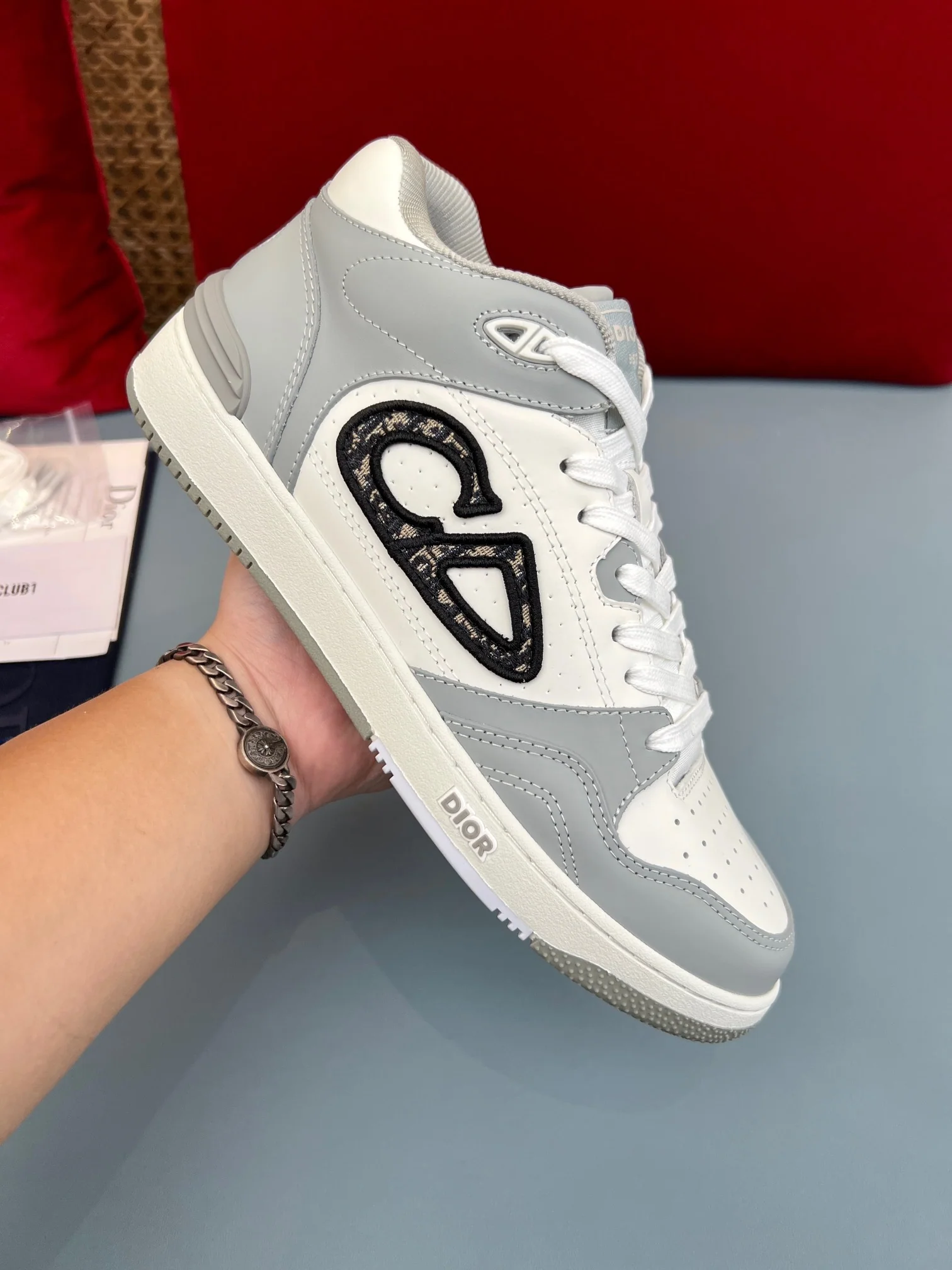 B57 Mid-Top Grey Oblique - Image 2