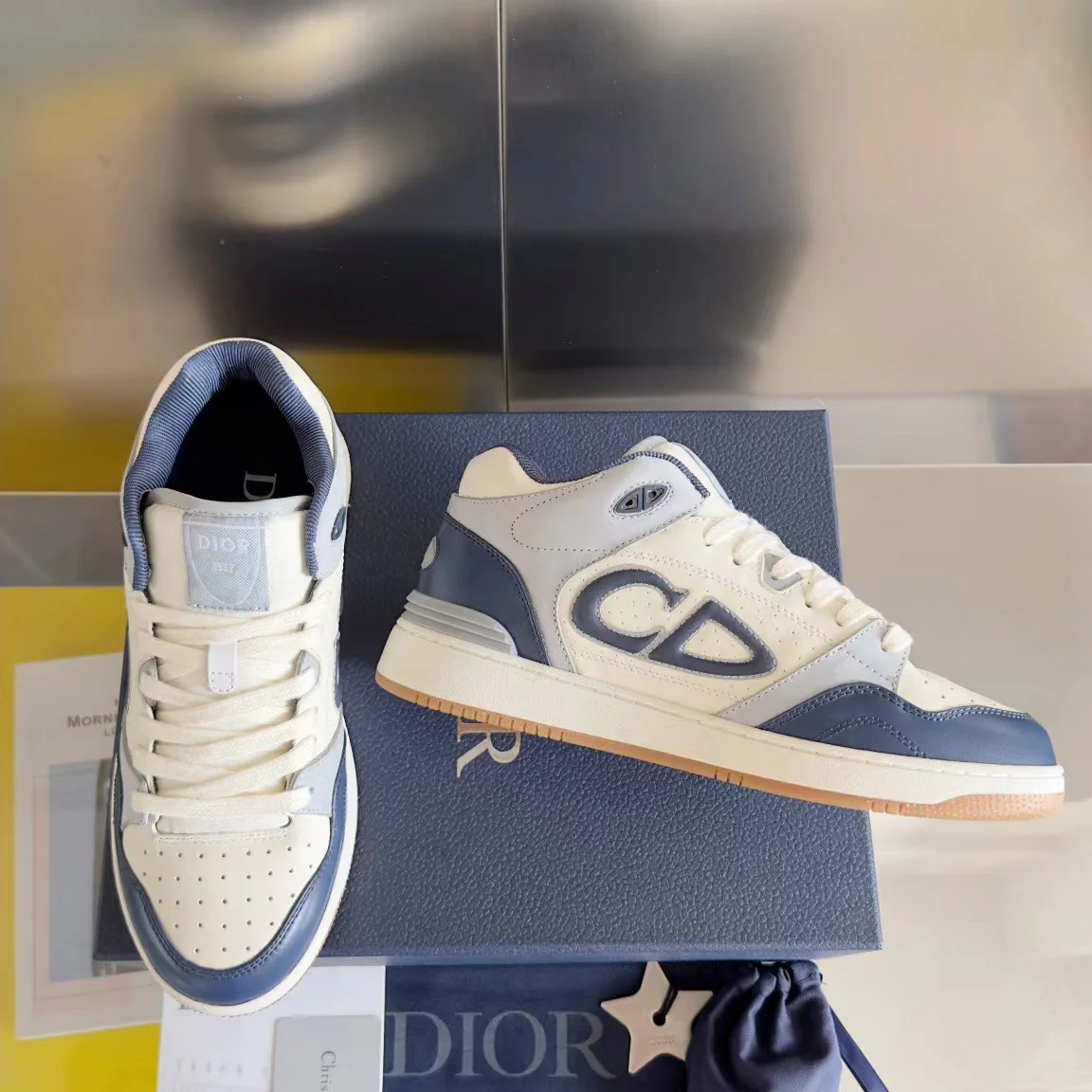 B57 Mid-Top Navy and Cream - Image 8
