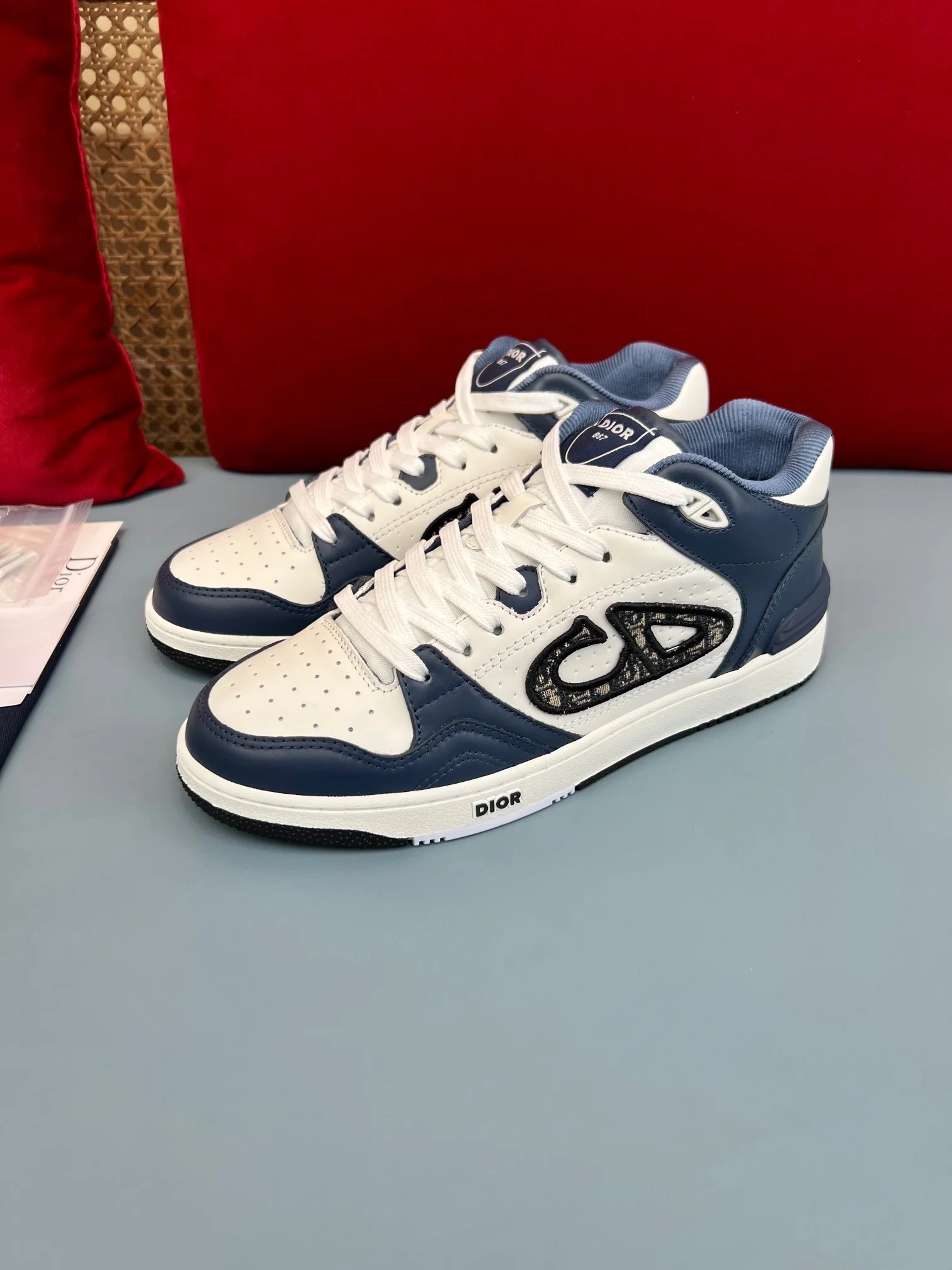 B57 Mid-Top Navy Oblique - Image 3