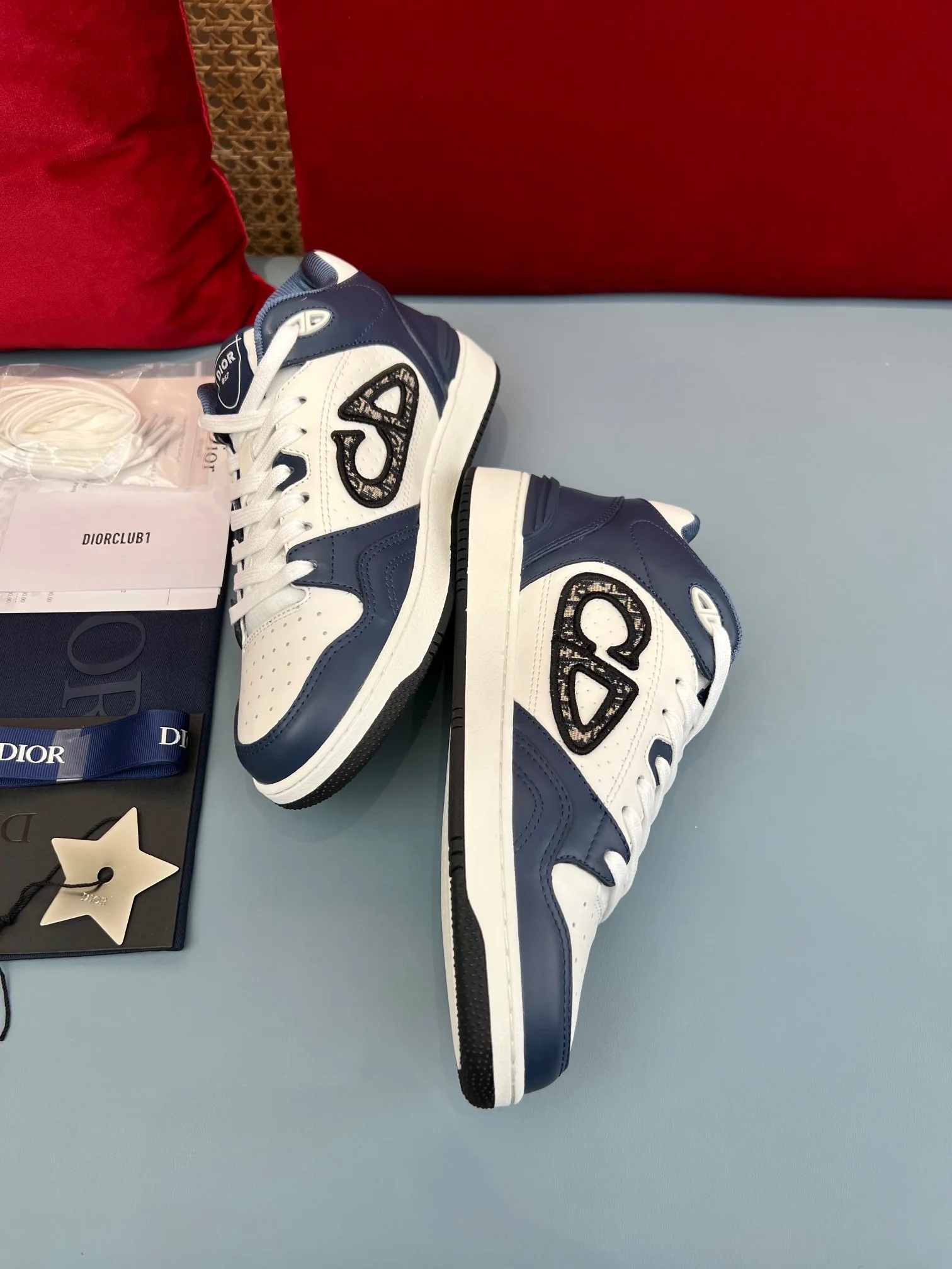 B57 Mid-Top Navy Oblique - Image 4