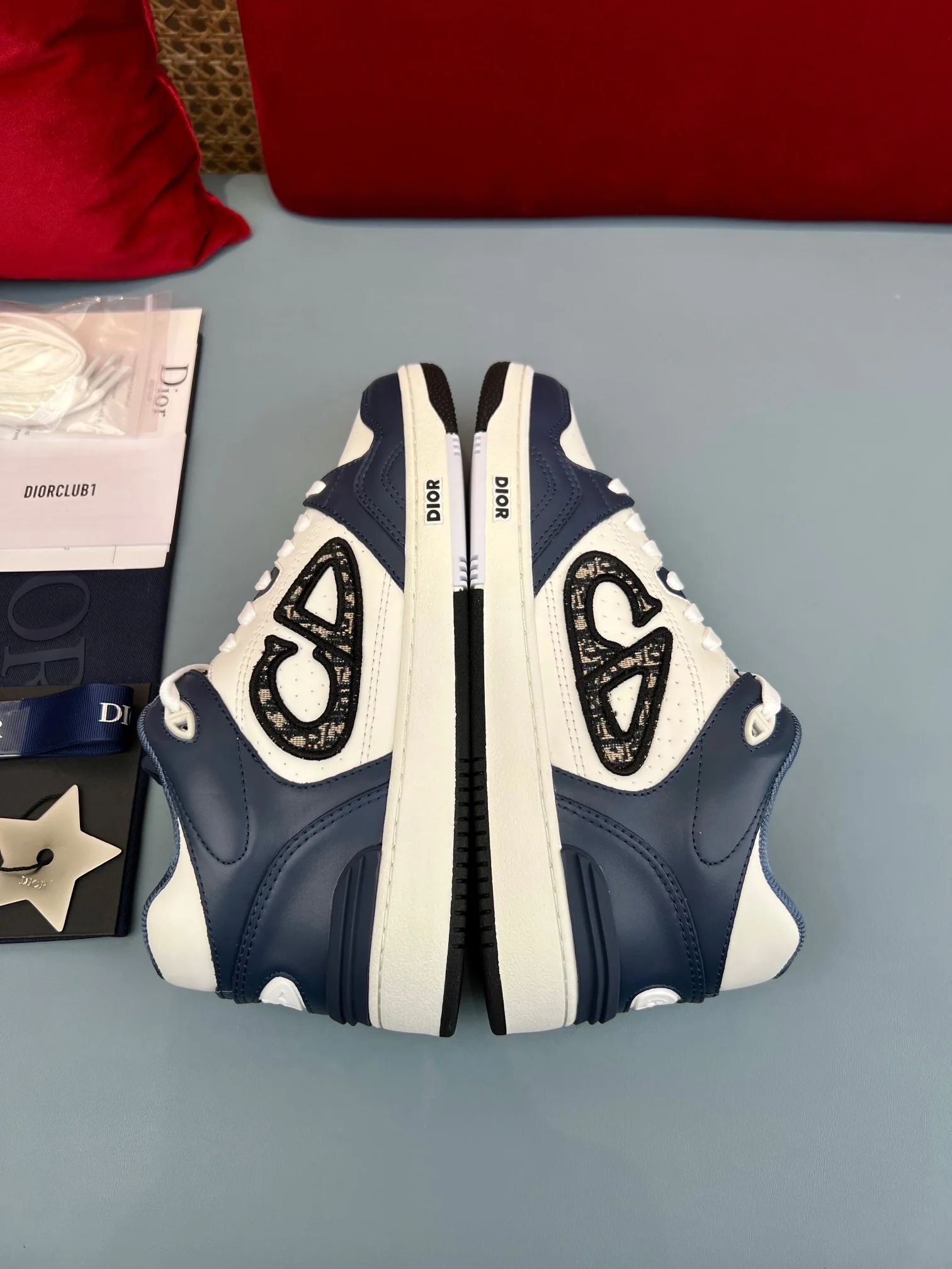 B57 Mid-Top Navy Oblique - Image 5