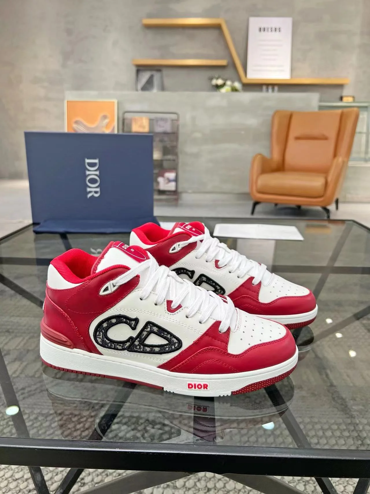 B57 Mid-Top Red and White - Image 3