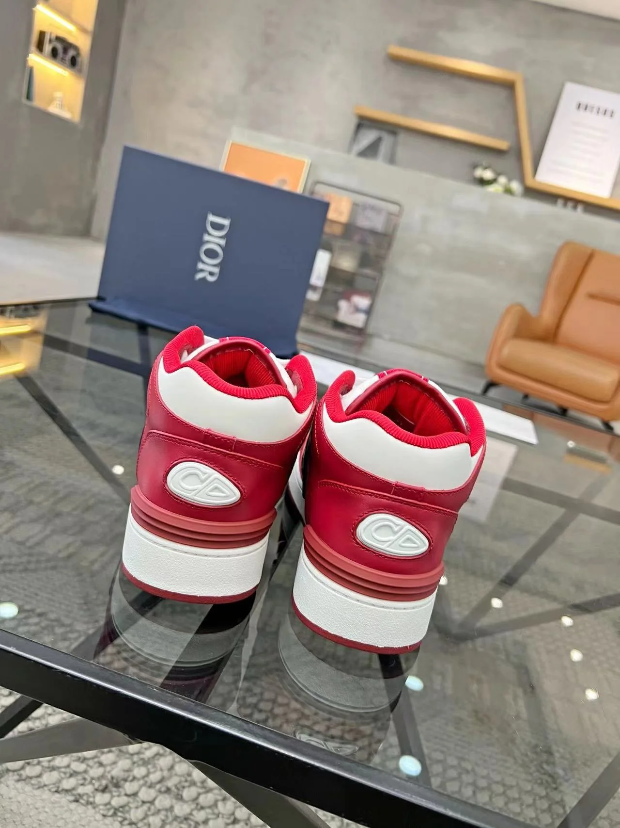 B57 Mid-Top Red and White - Image 8