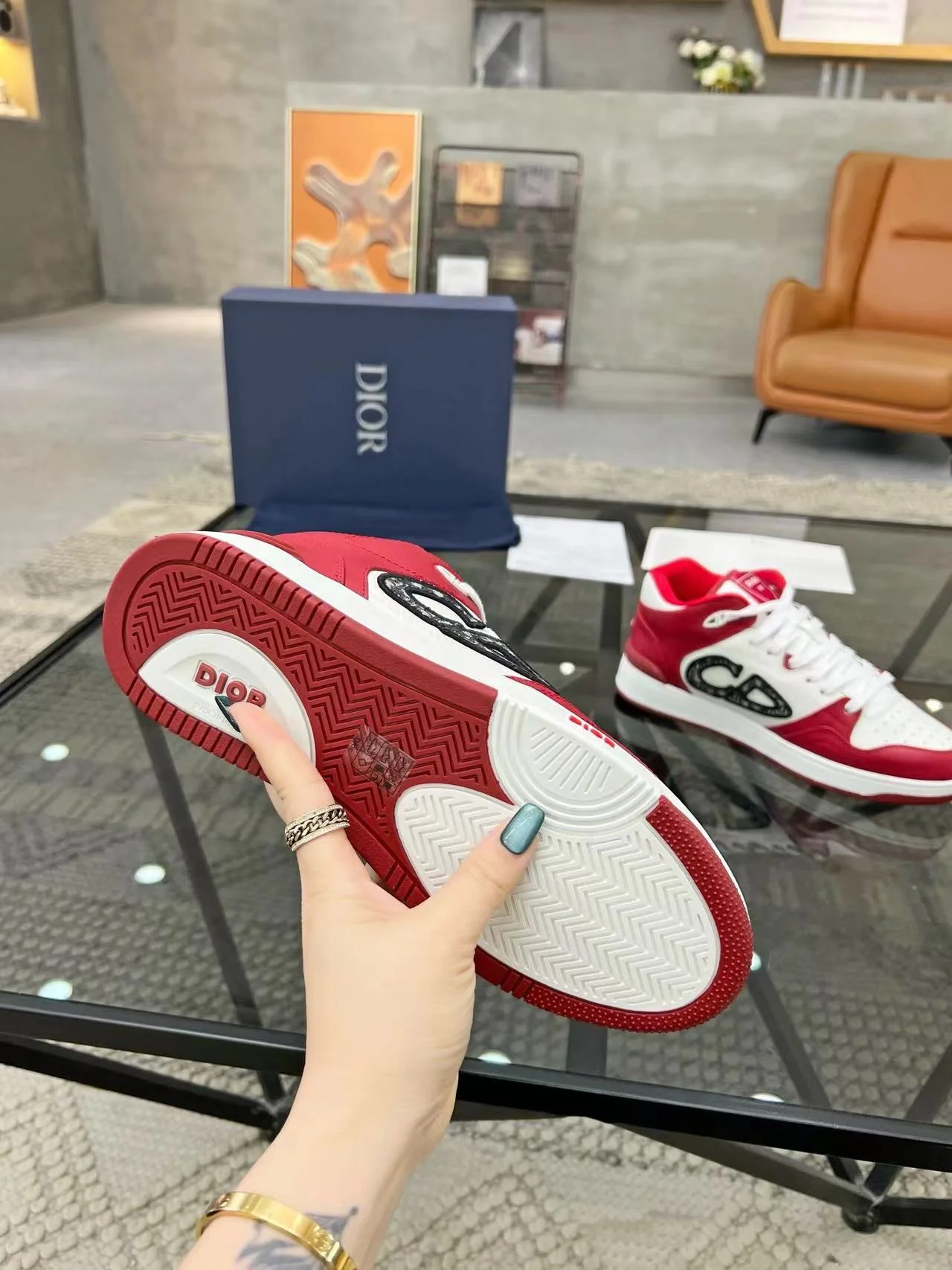 B57 Mid-Top Red and White - Image 9