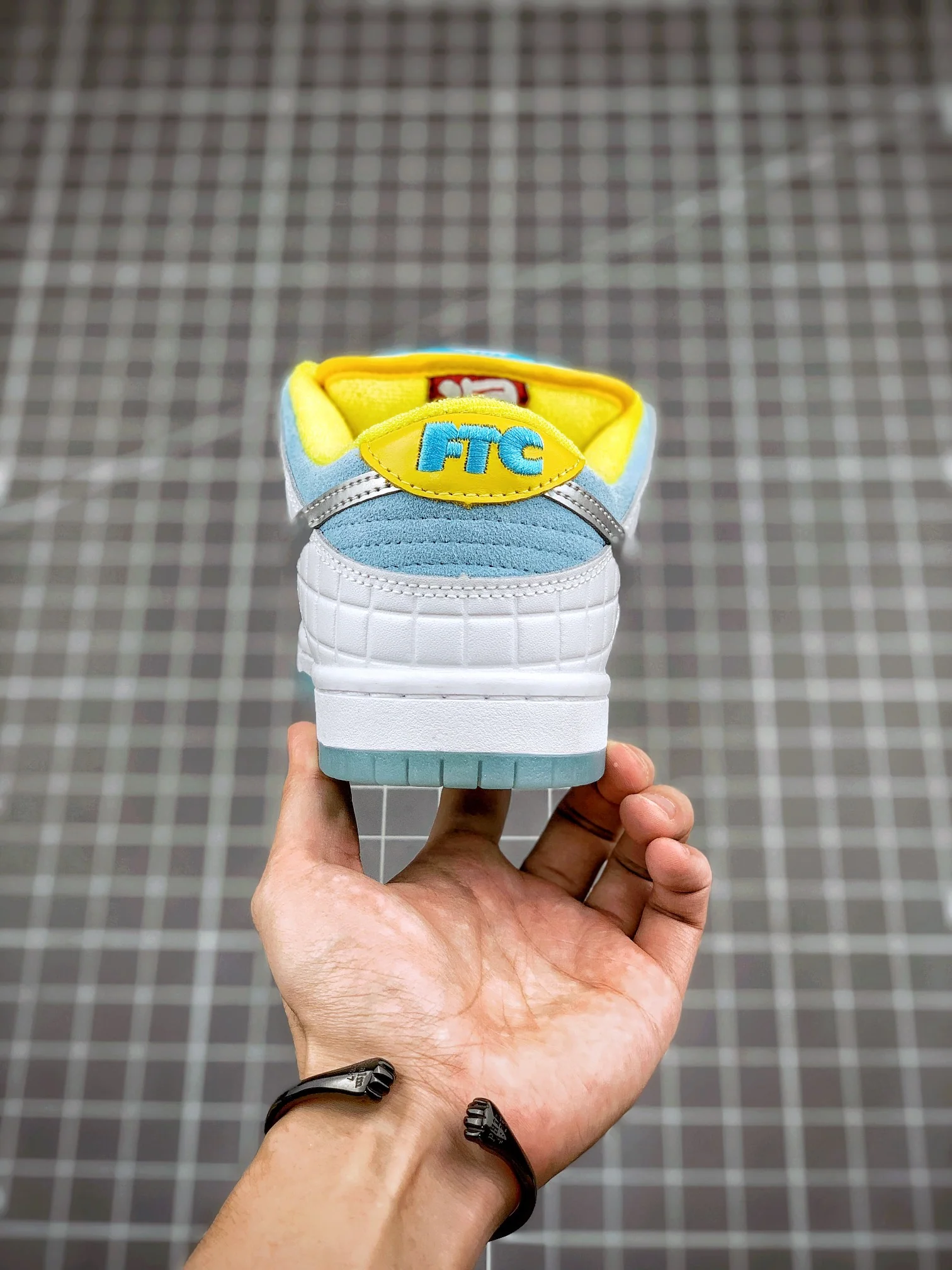 Dunk Low Lagoon Pulse - Image 11