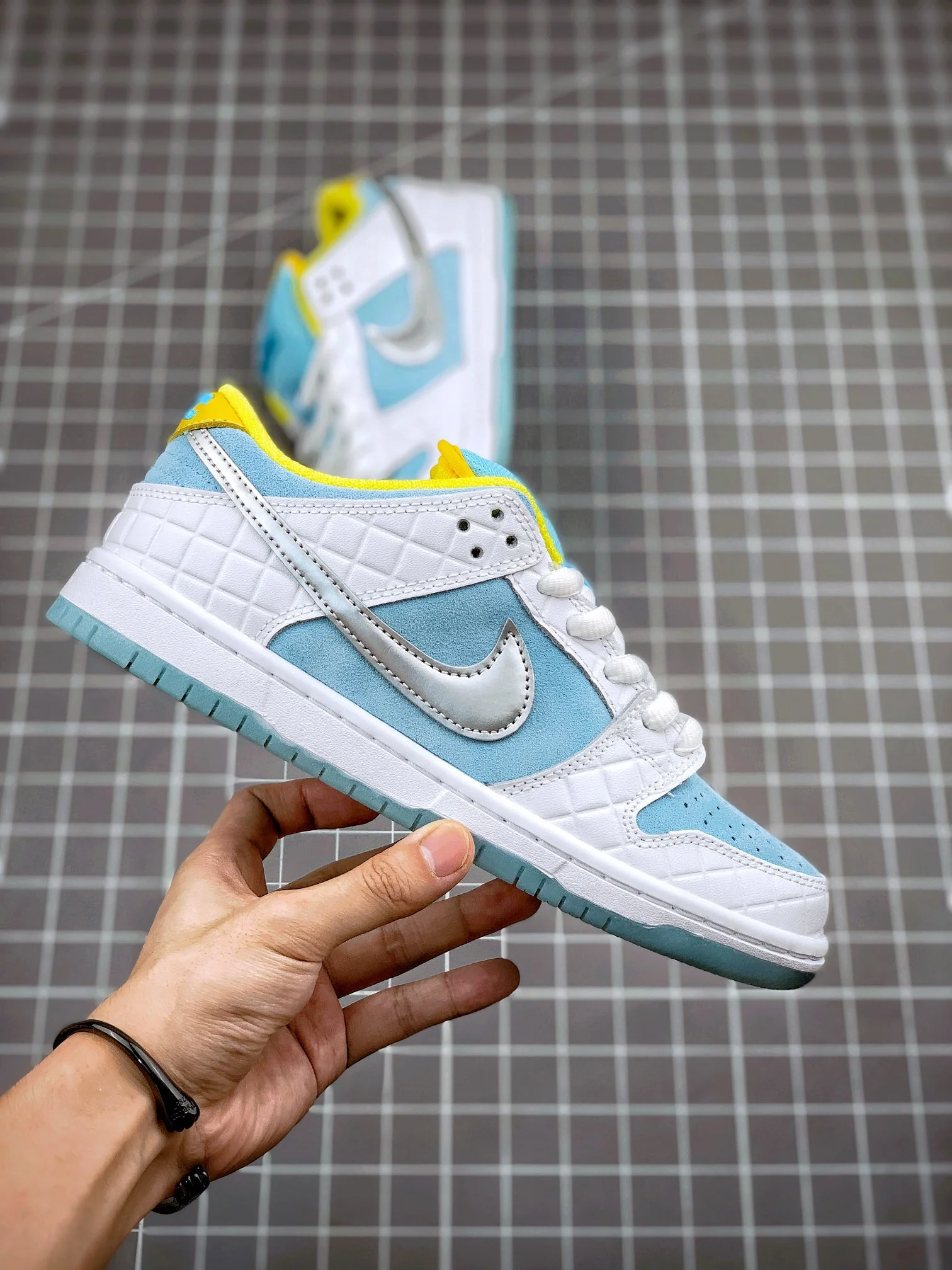 Dunk Low Lagoon Pulse - Image 6