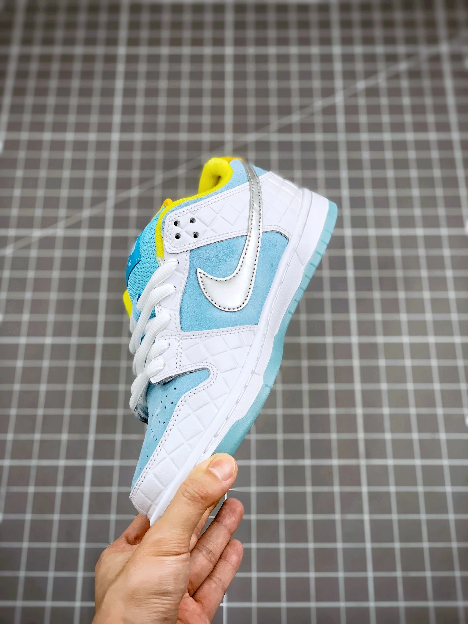 Dunk Low Lagoon Pulse - Image 9