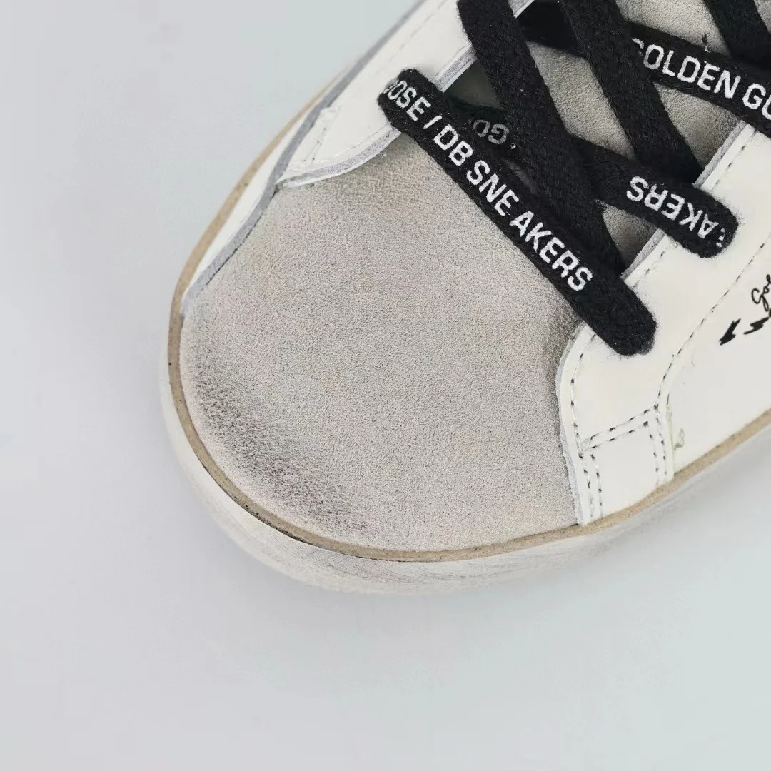 Golden Goose Super-Star Black Outline Star Silver Heel Tab - Image 6