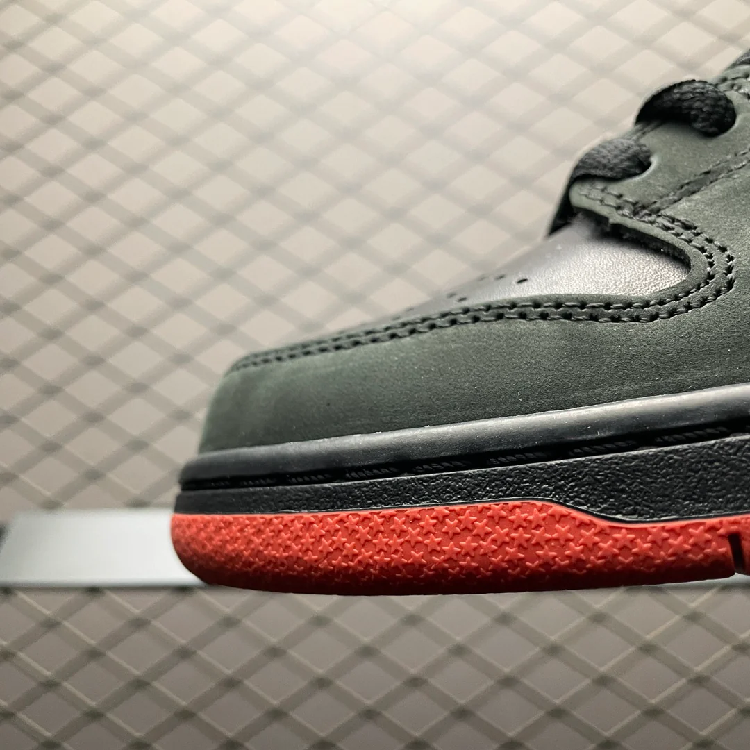 Jeff Staple x Dunk Low Pro SB 'Black Pigeon' - Image 7