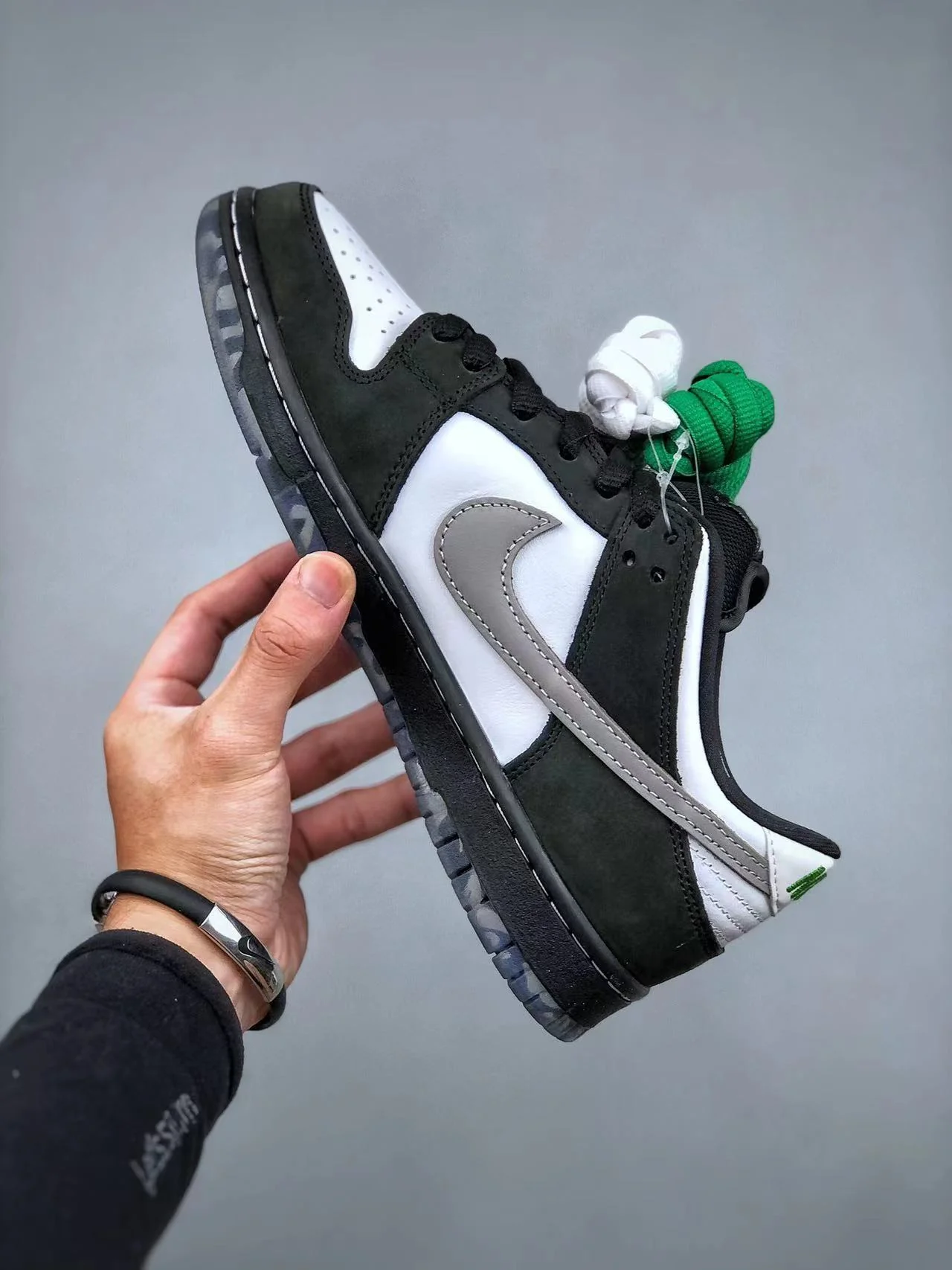 Jeff Staple x Dunk Low Pro SB 'Panda Pigeon' - Image 3