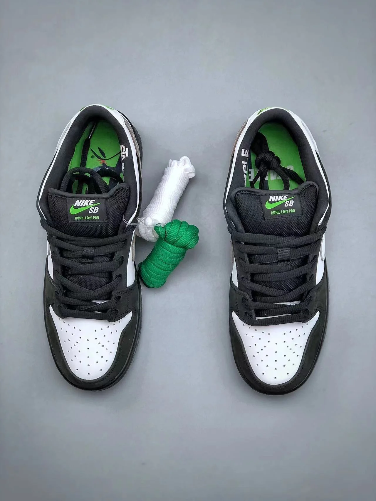 Jeff Staple x Dunk Low Pro SB 'Panda Pigeon' - Image 6