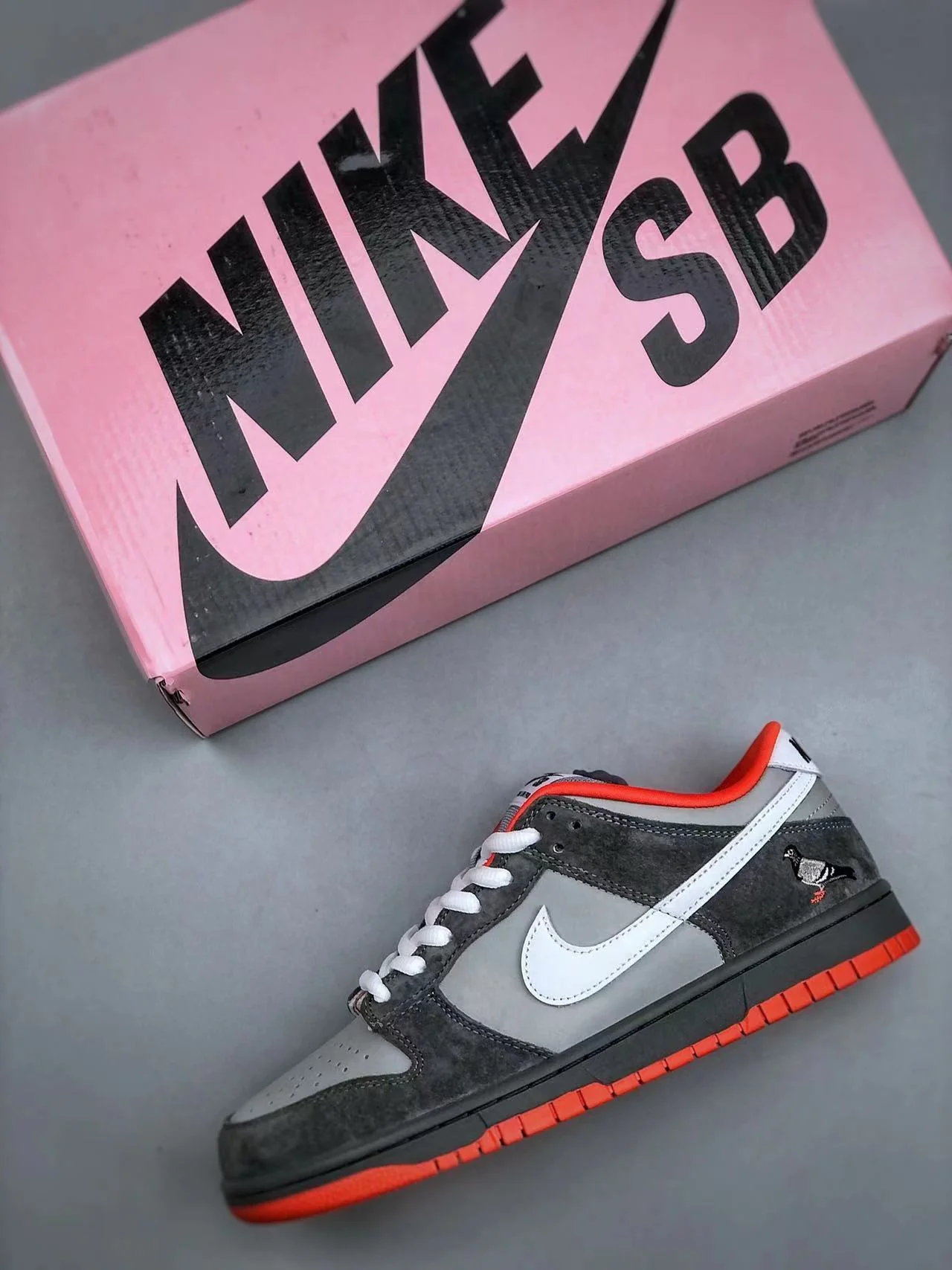 Jeff Staple x Dunk Low Pro SB 'Pigeon' - Image 3