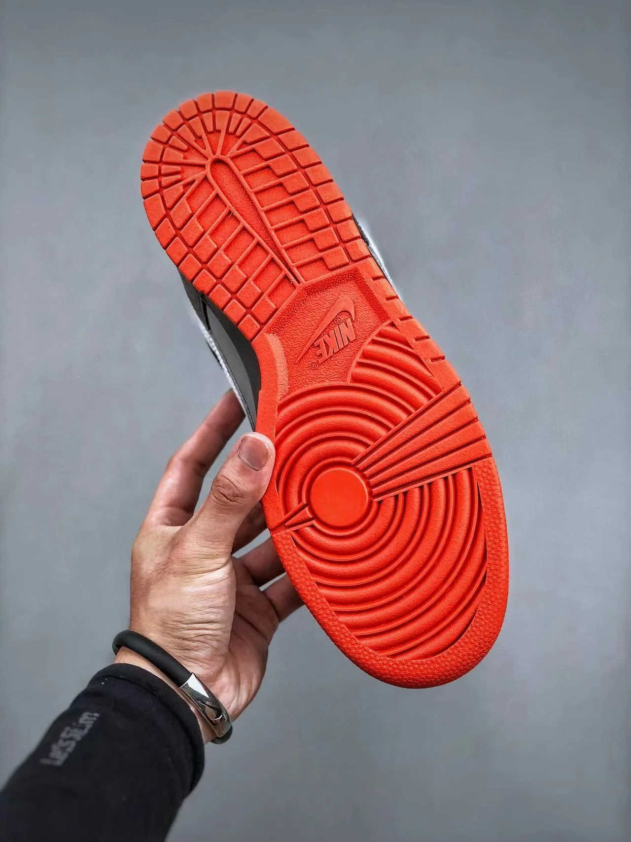 Jeff Staple x Dunk Low Pro SB 'Pigeon' - Image 7