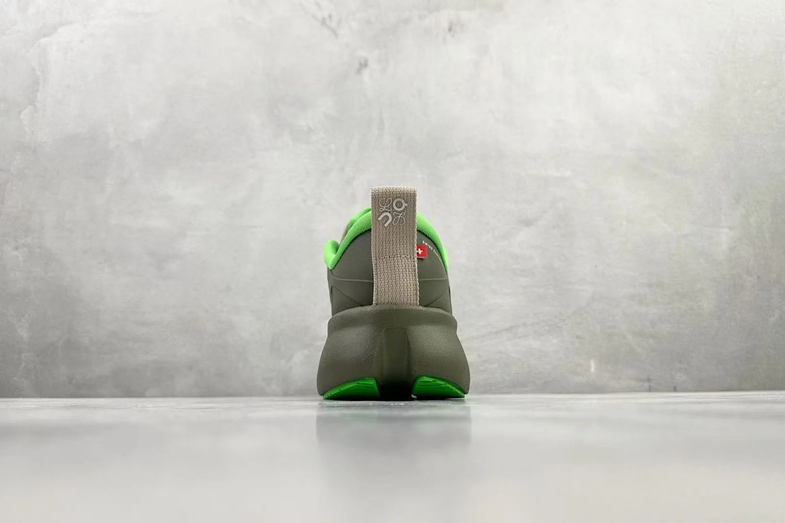 LOEWE Cloudsolo Khaki Green/Sand - Image 4