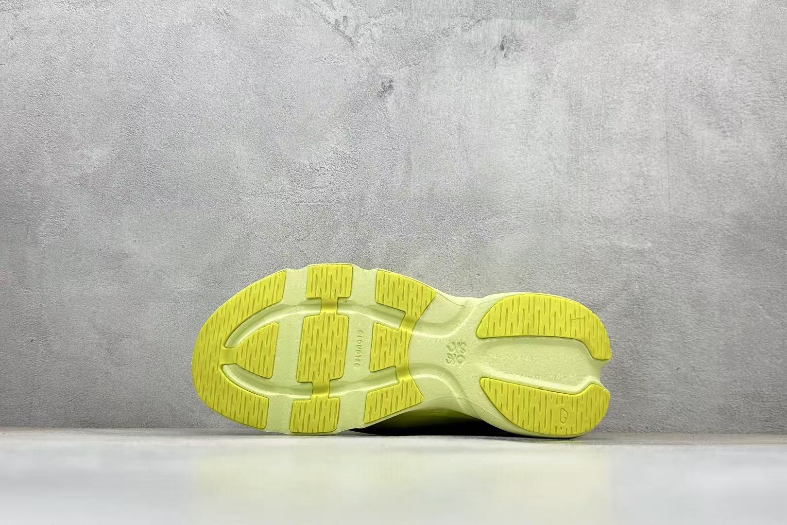 LOEWE Cloudsolo Lime Green - Image 3