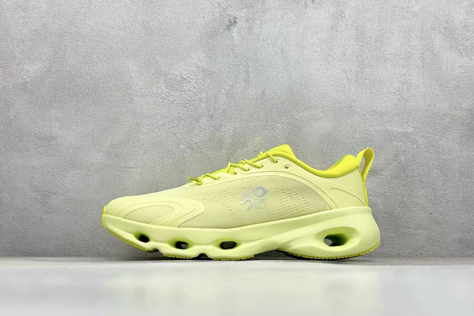 LOEWE Cloudsolo Lime Green - Image 4
