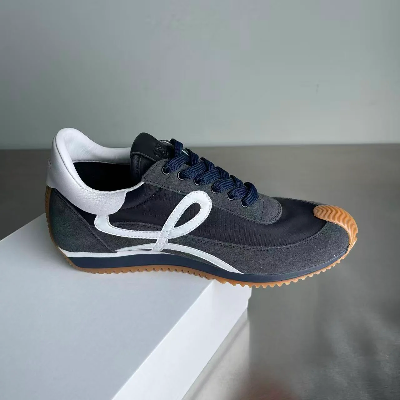 LOEWE Flowrunner Black/White - Image 10