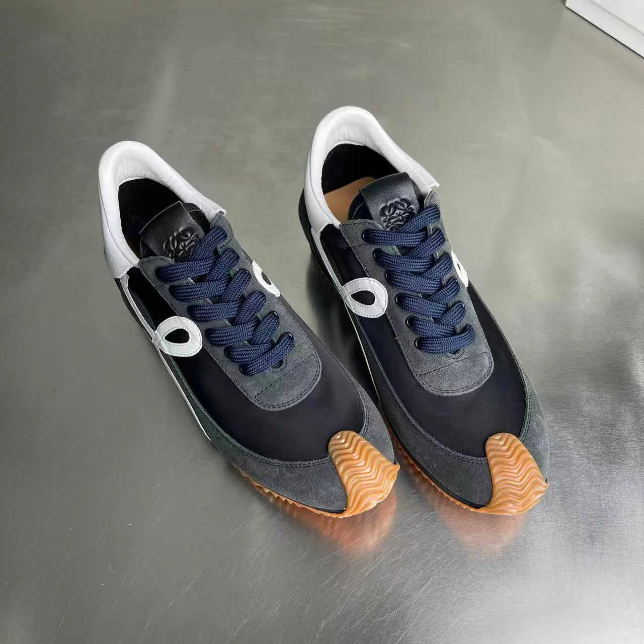 LOEWE Flowrunner Black/White - Image 3