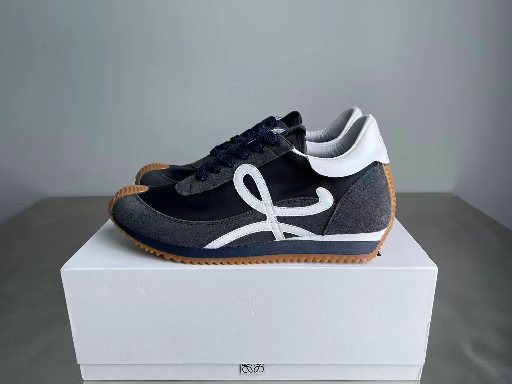 LOEWE Flowrunner Black/White - Image 8