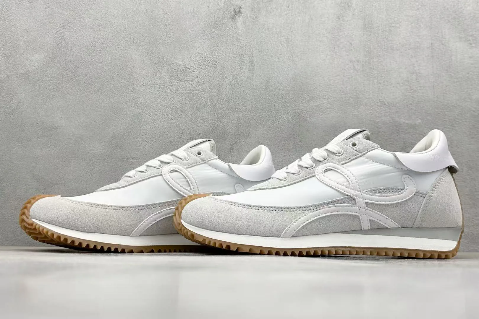 LOEWE Flowrunner White - Image 3