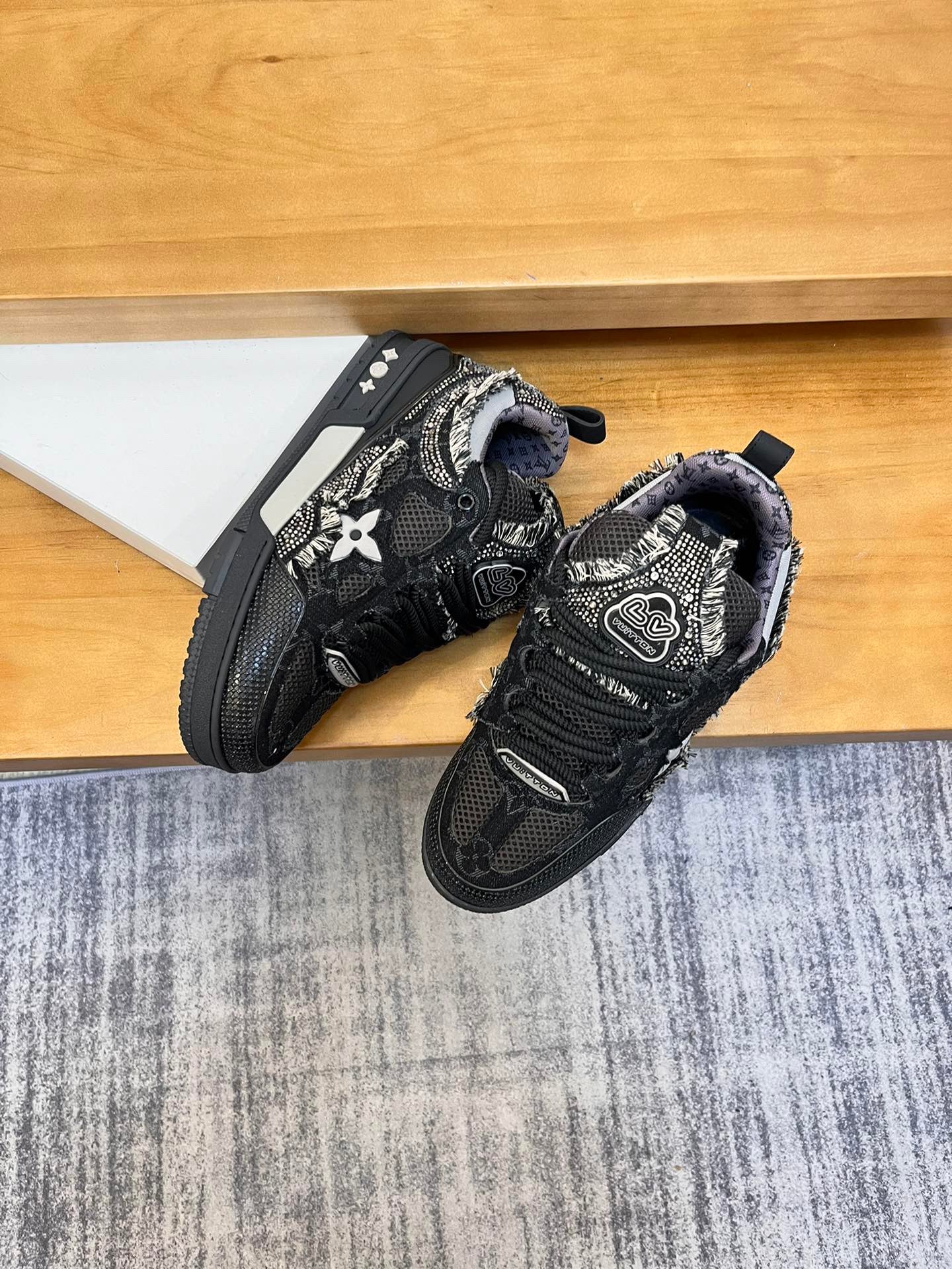 LV Skate Sneaker Noir - Image 5