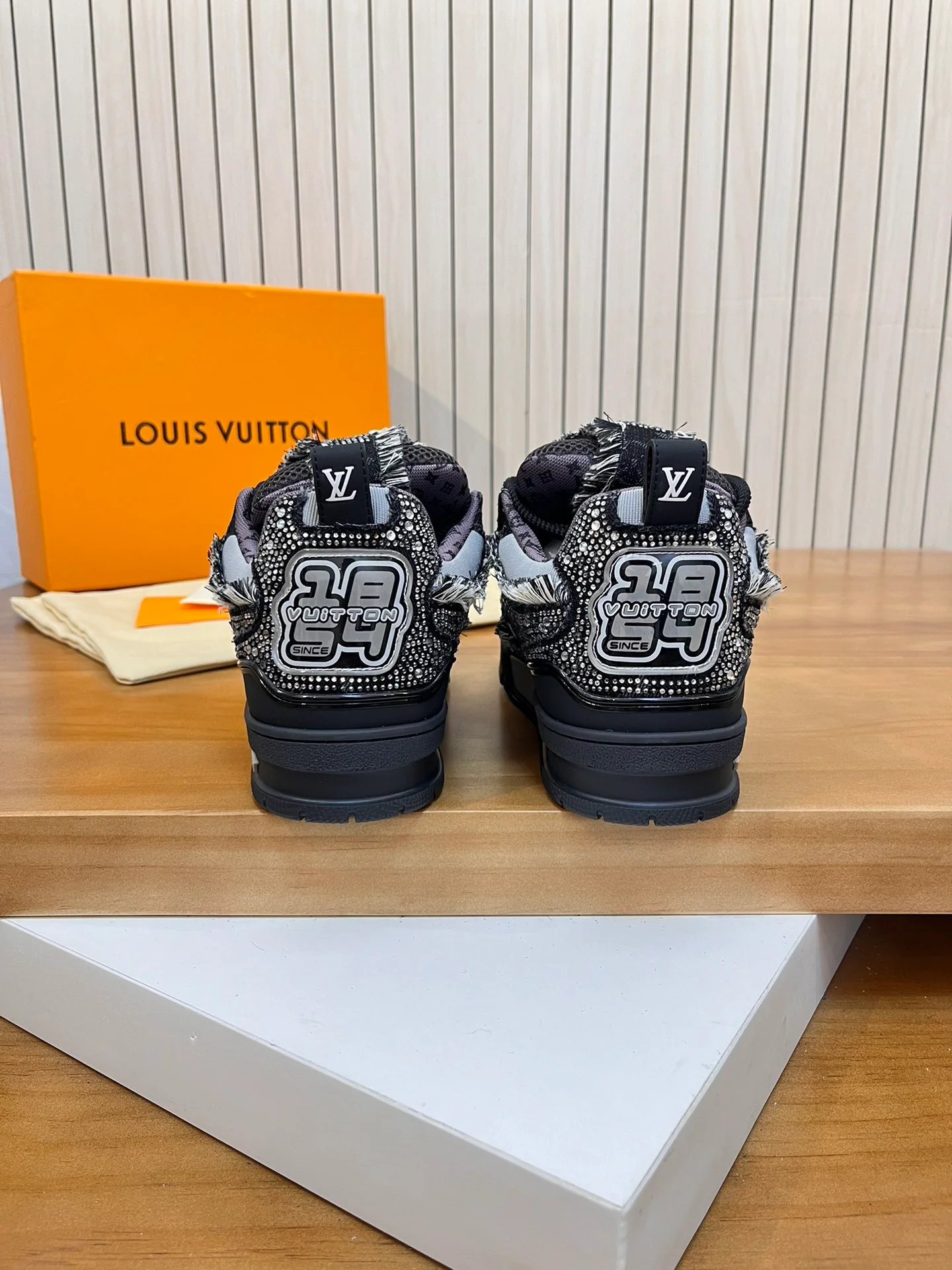 LV Skate Sneaker Noir - Image 8