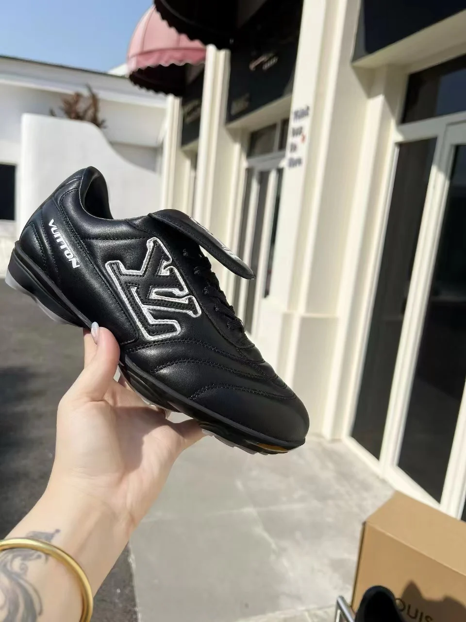 LV Soccer Sneaker Noir - Image 5