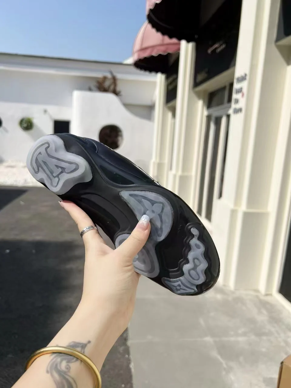 LV Soccer Sneaker Noir - Image 7