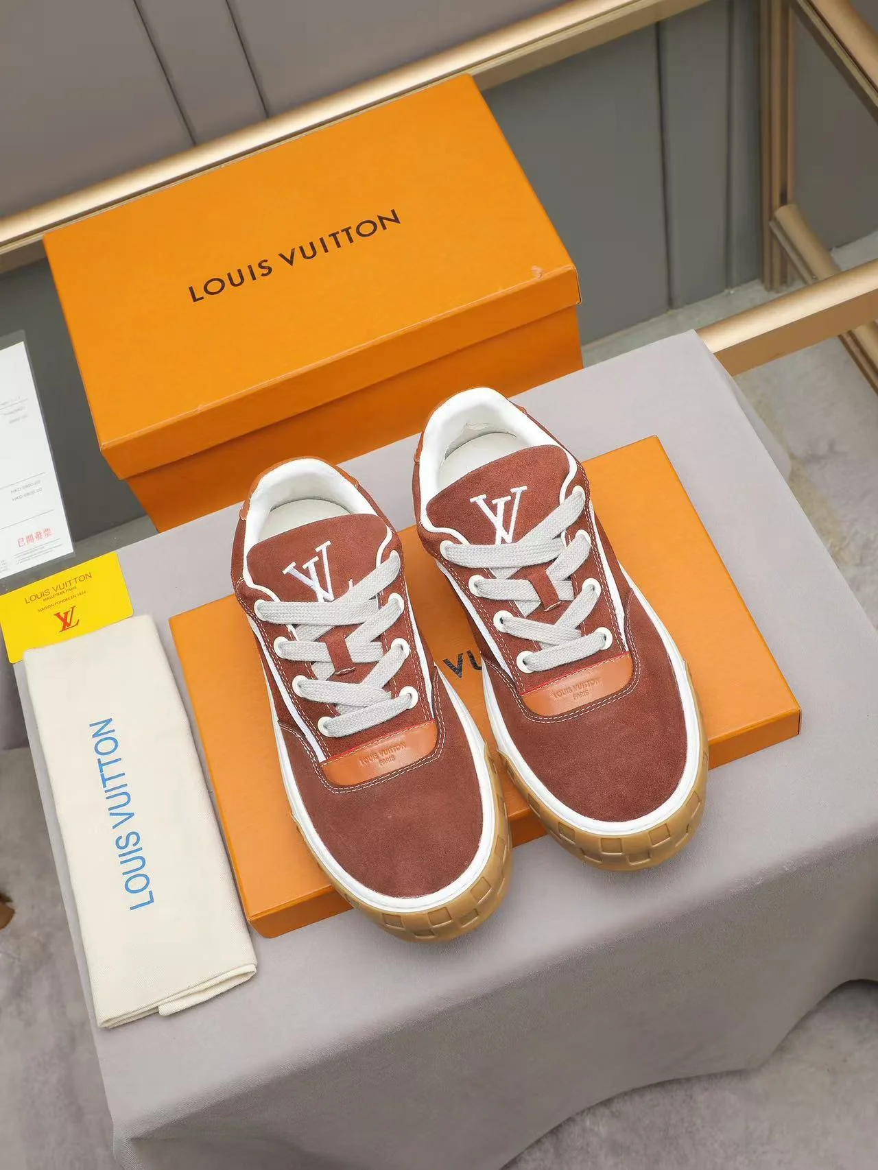 LV Tilted Marron - Image 2