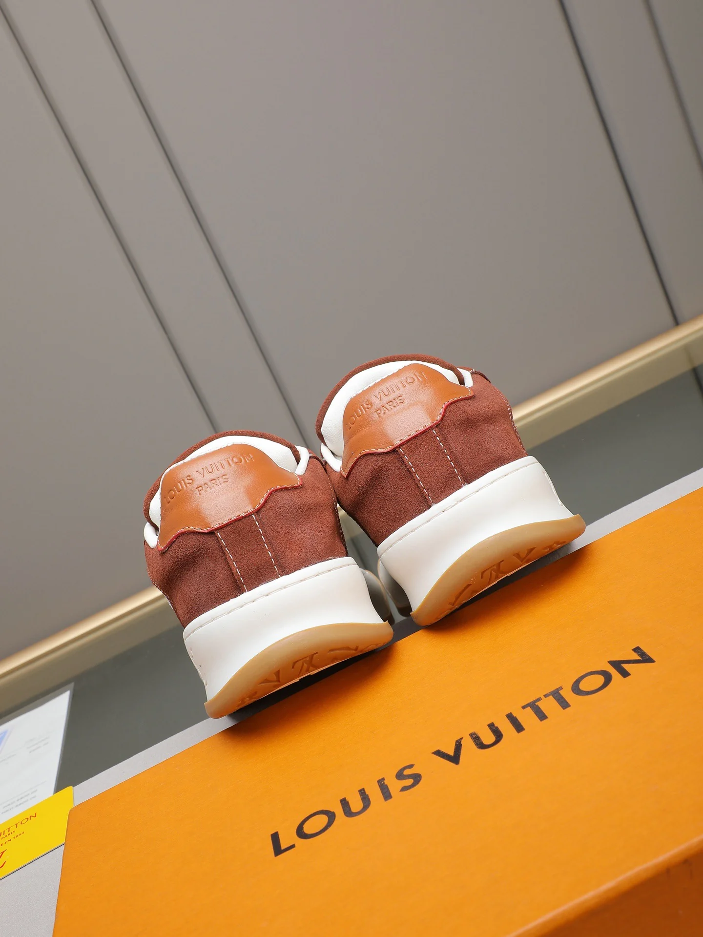 LV Tilted Marron - Image 6
