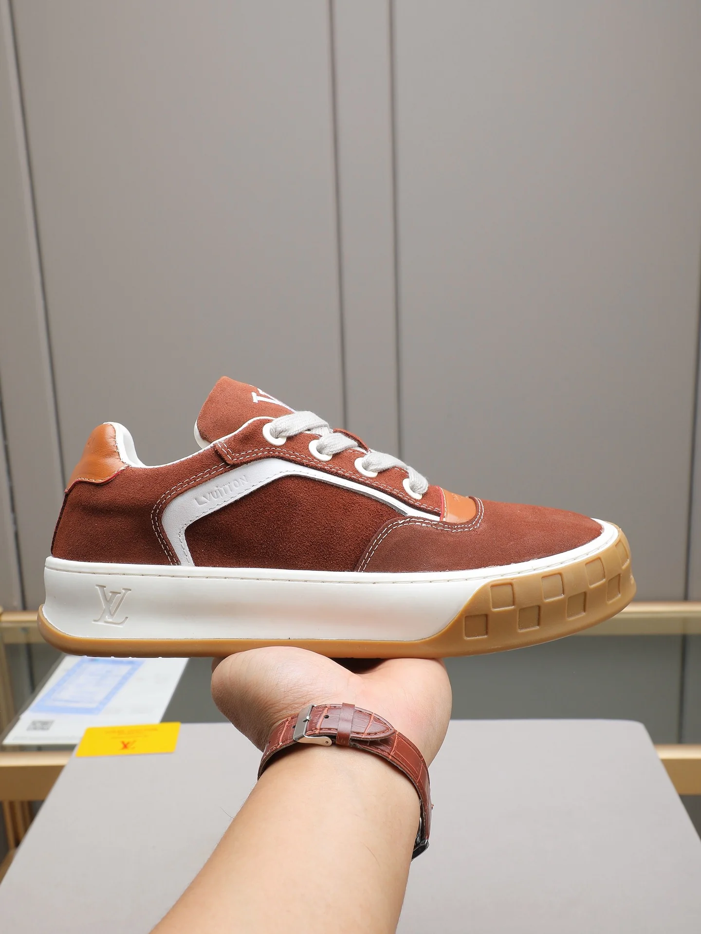 LV Tilted Marron - Image 9