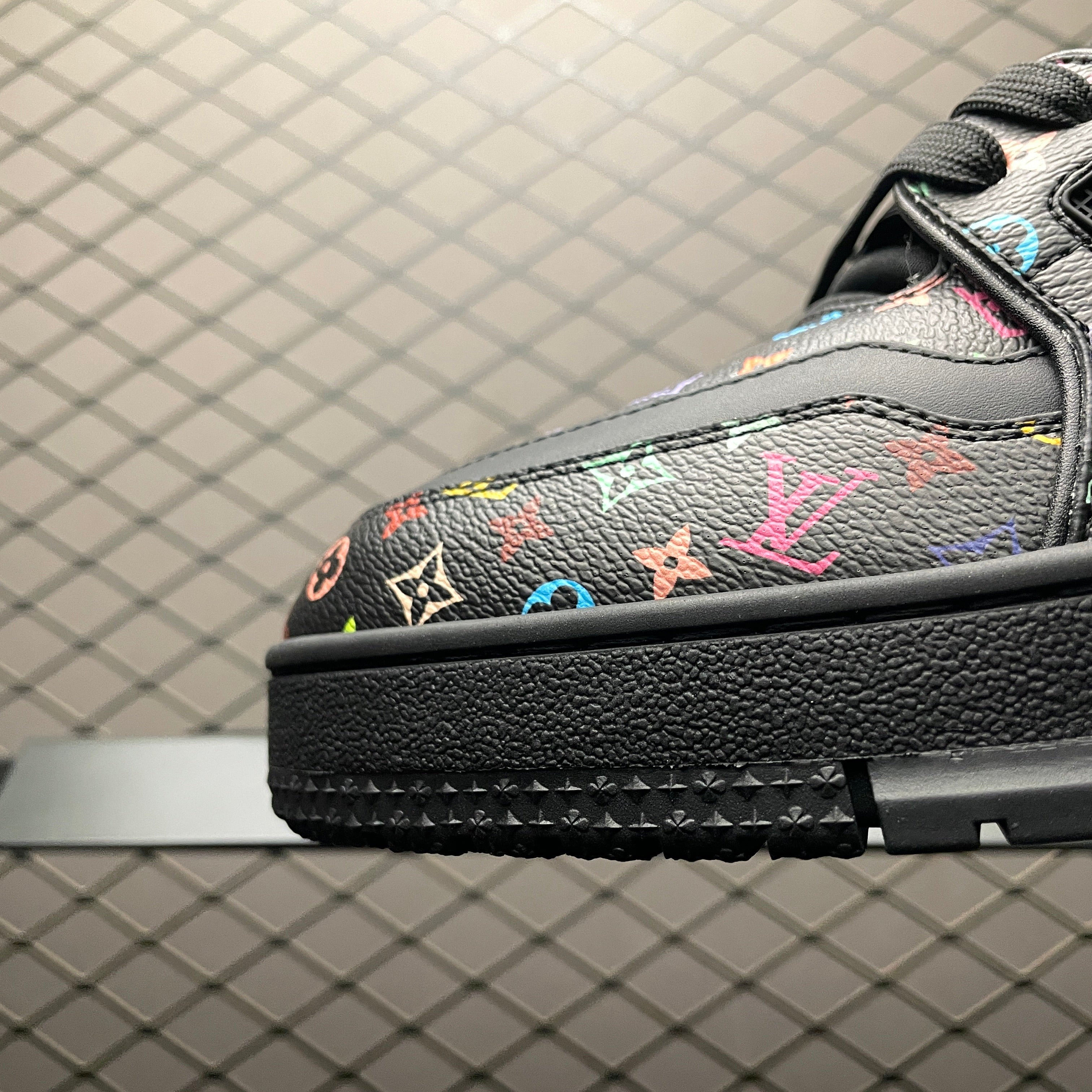 LV Trainers #54 Murakami 2025 Black - Image 8