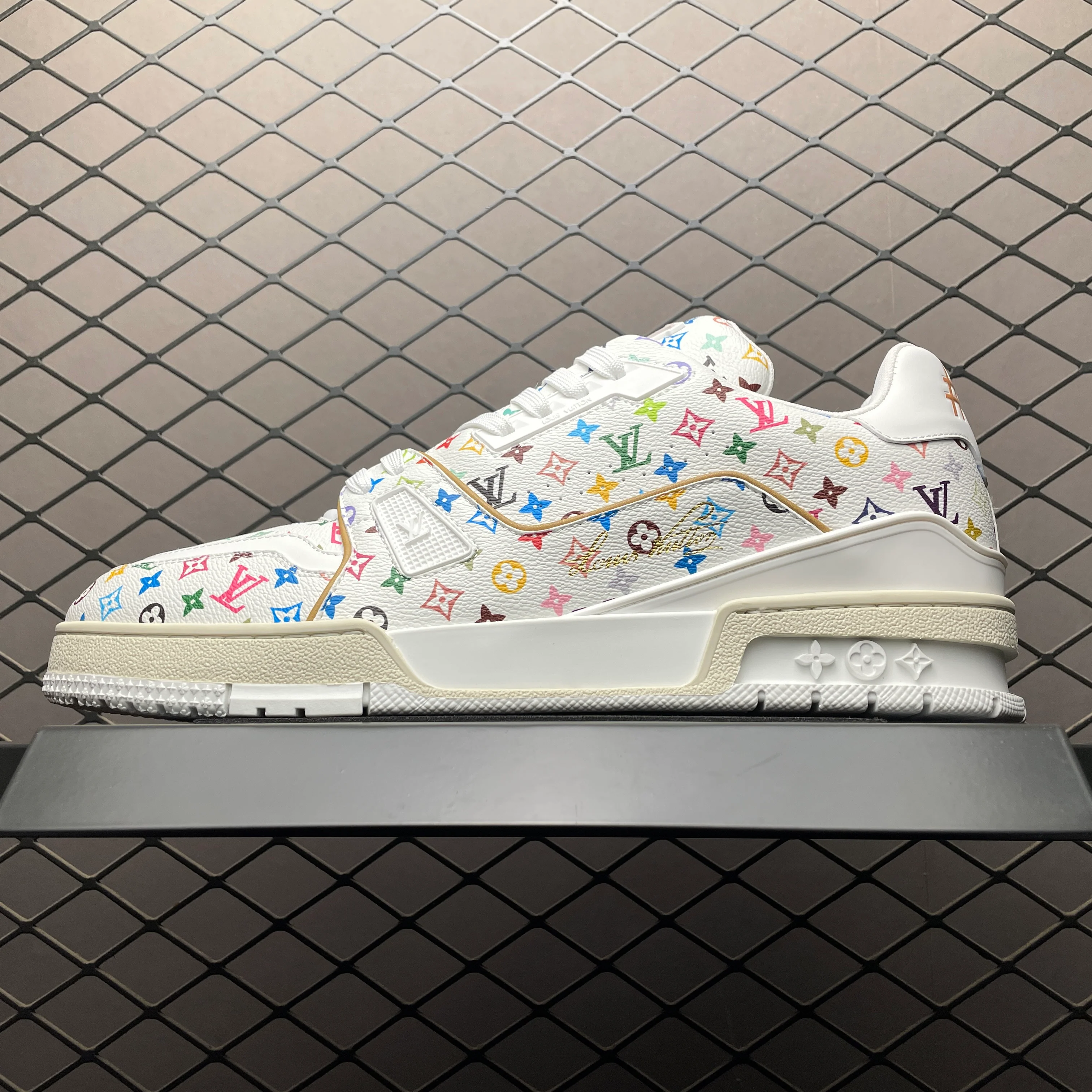 LV Trainers #54 Murakami 2025 White - Image 3