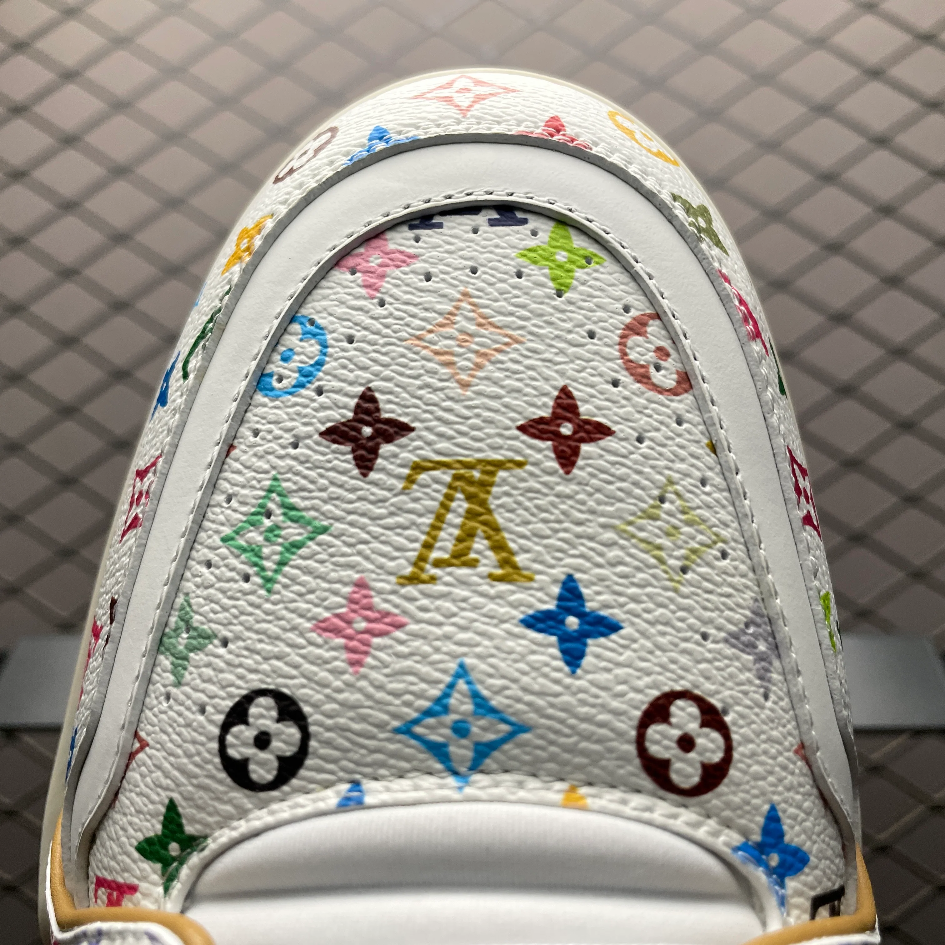 LV Trainers #54 Murakami 2025 White - Image 7