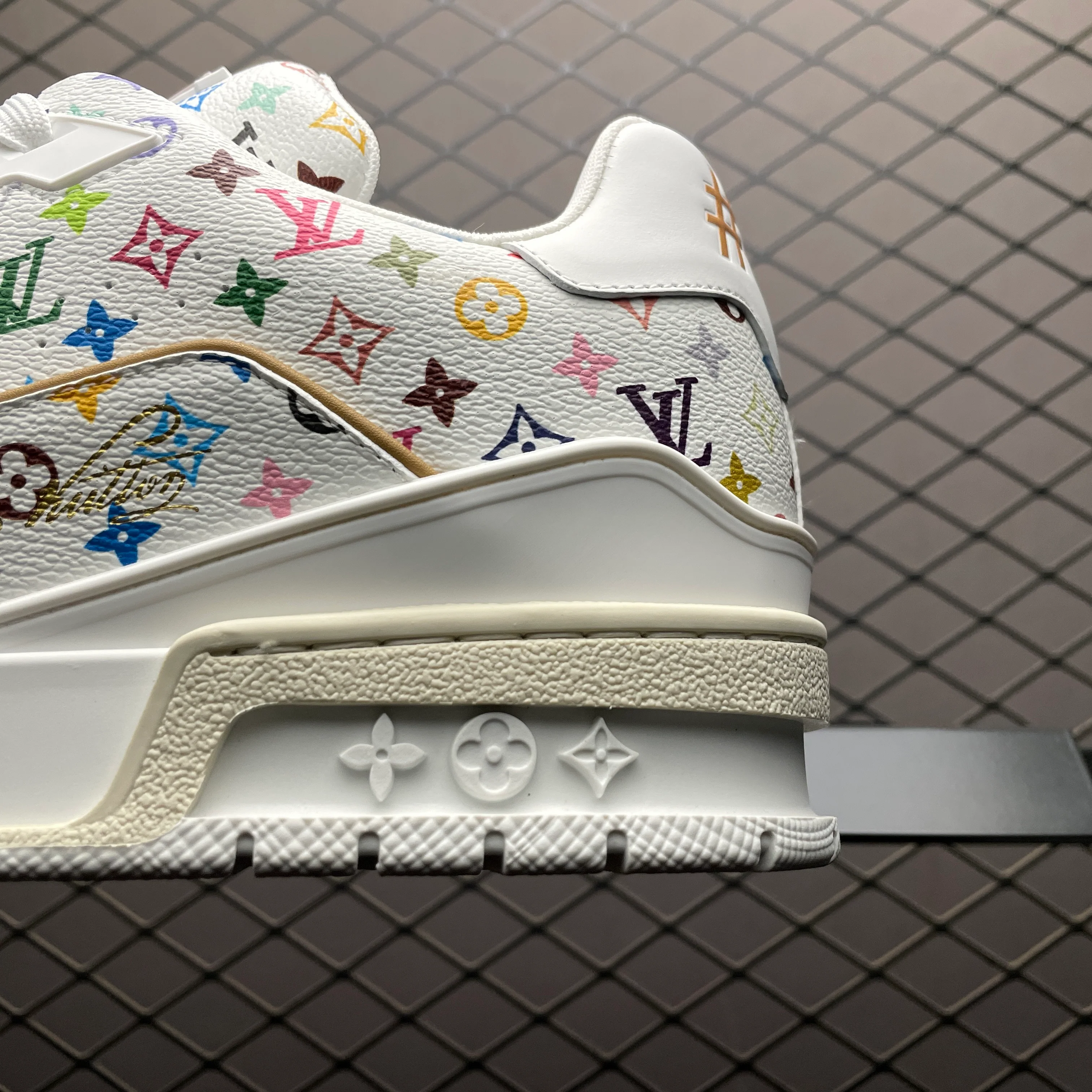 LV Trainers #54 Murakami 2025 White - Image 8