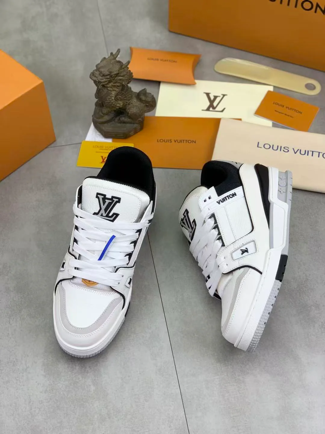 LV Trainers Denim Noir White - Image 7