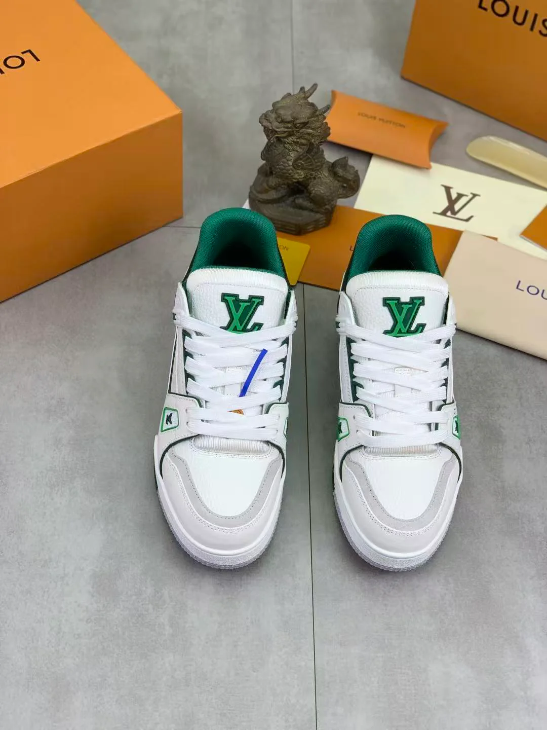 LV Trainers Green White - Image 3