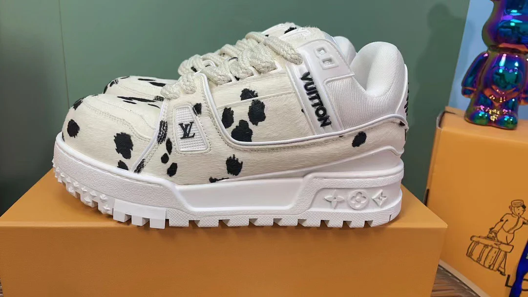 LV Trainers Maxi Sneaker Pony - Image 5