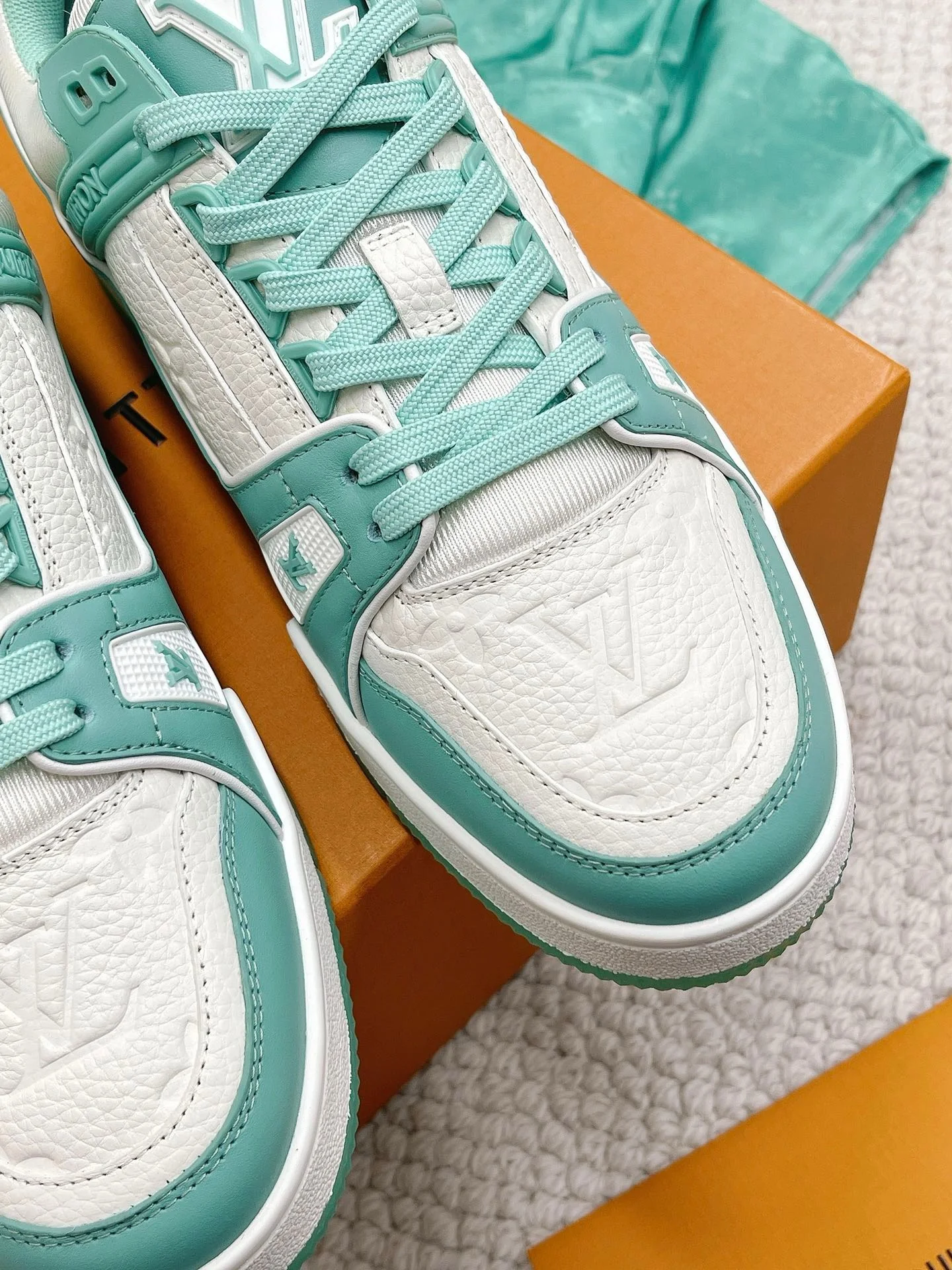 LV Trainers Mint - Image 3