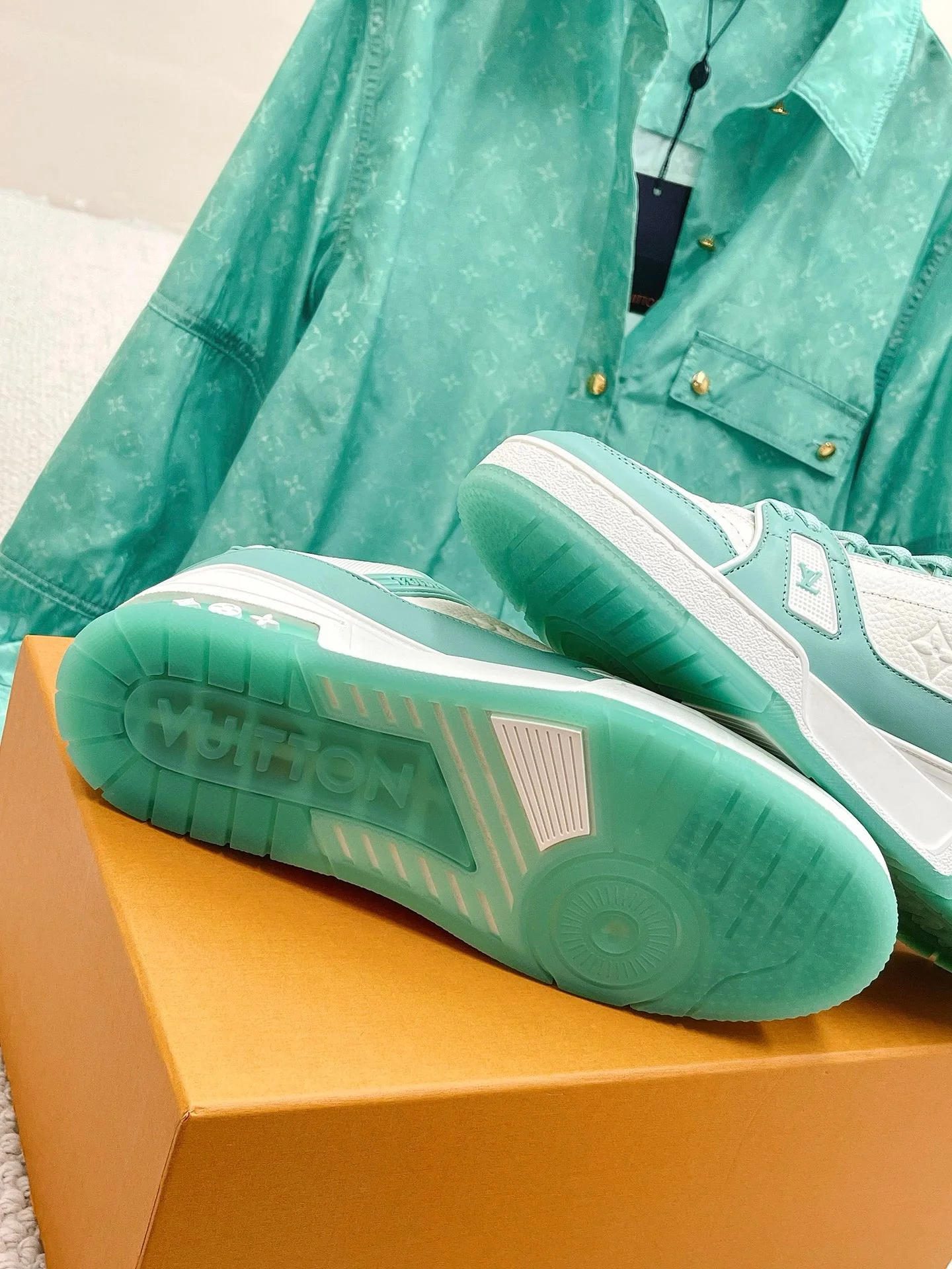 LV Trainers Mint - Image 4
